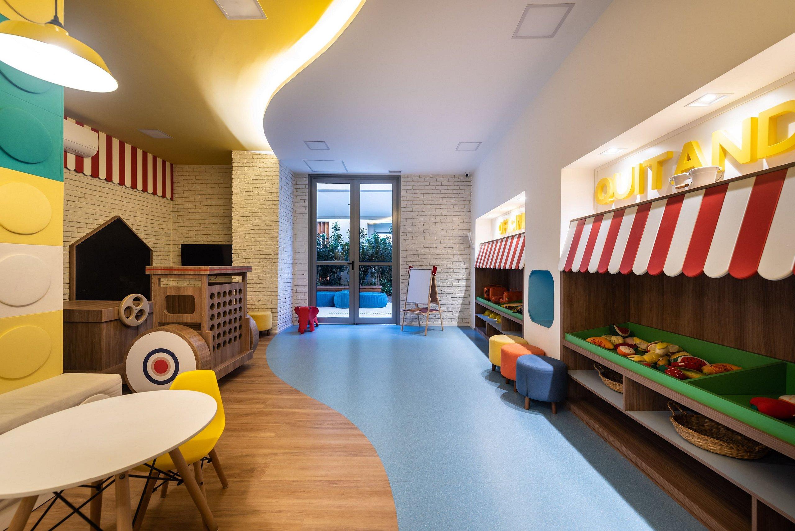 image-housing-carousel
