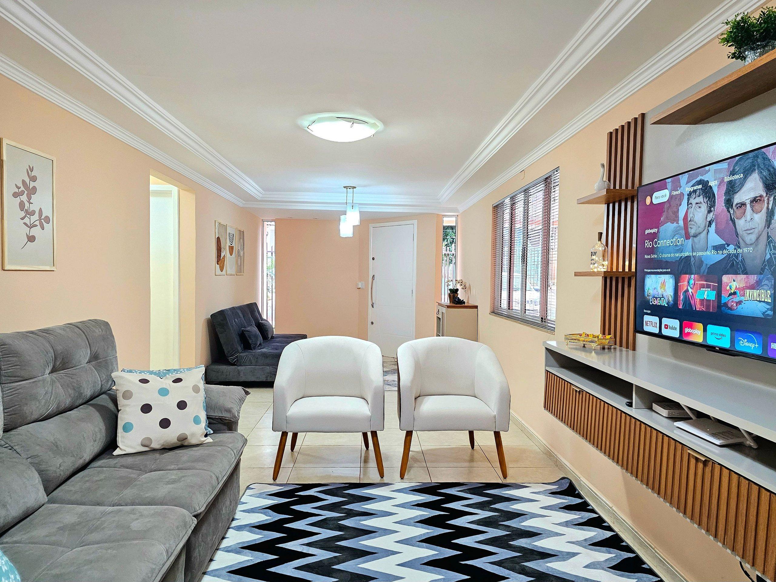 image-housing-carousel