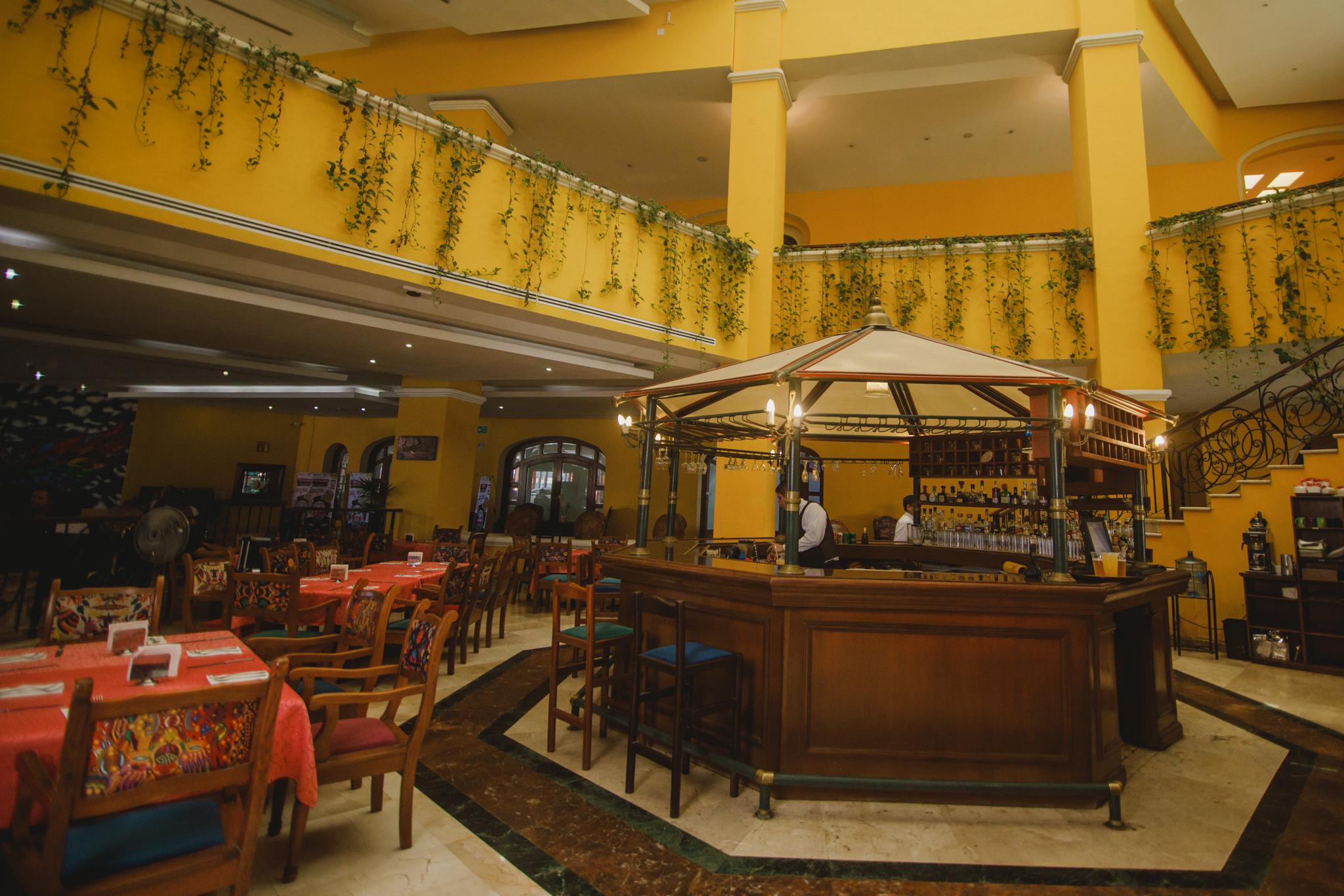 image-housing-carousel