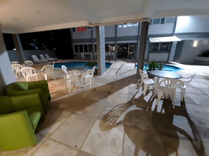 image-housing-carousel