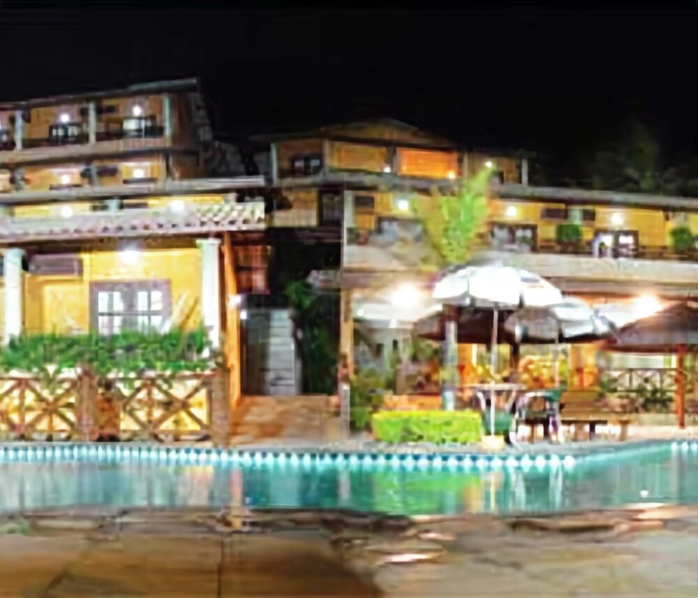 image-housing-carousel