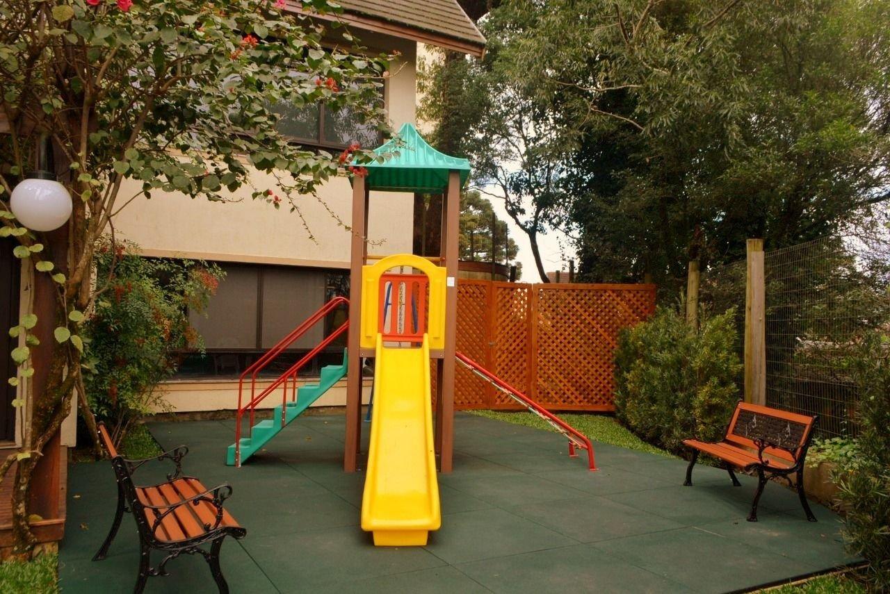 image-housing-carousel