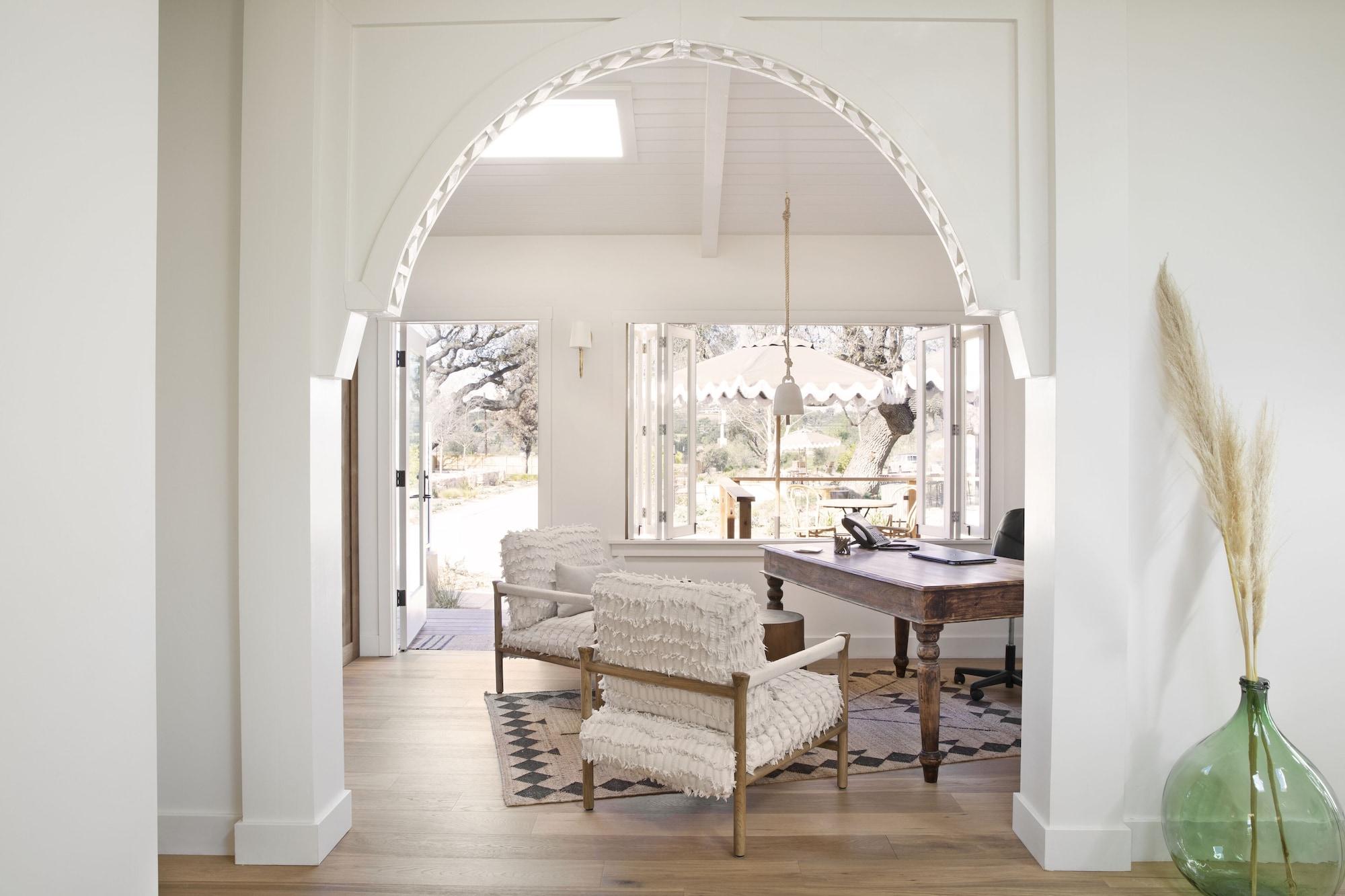 image-housing-carousel