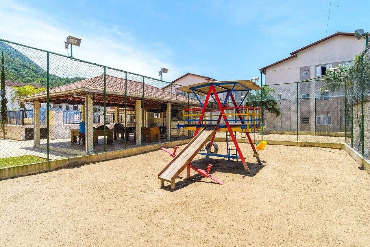 image-housing-carousel