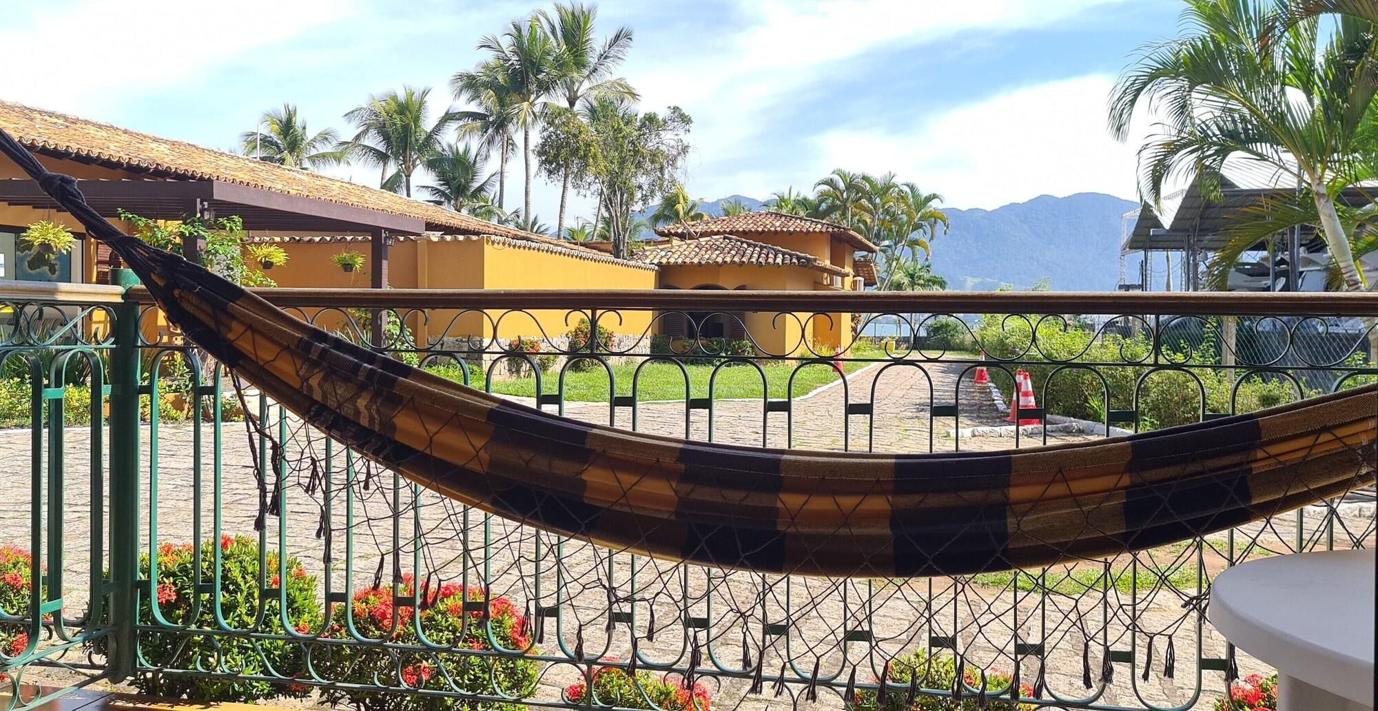 image-housing-carousel