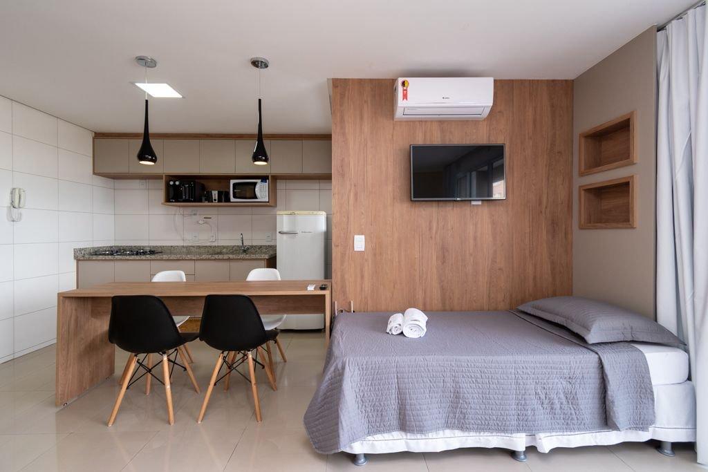 image-housing-carousel