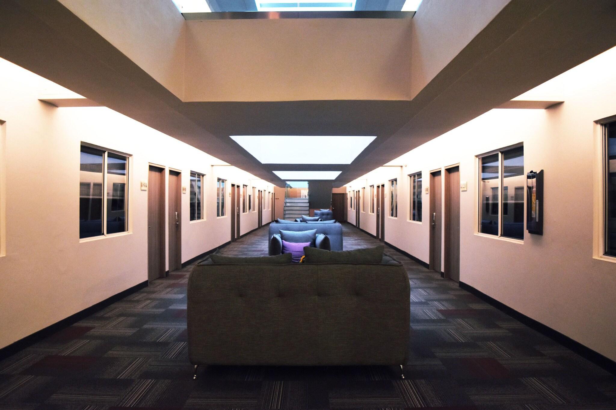image-housing-carousel