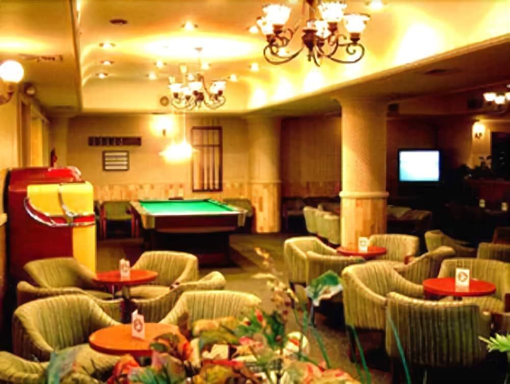 image-housing-carousel