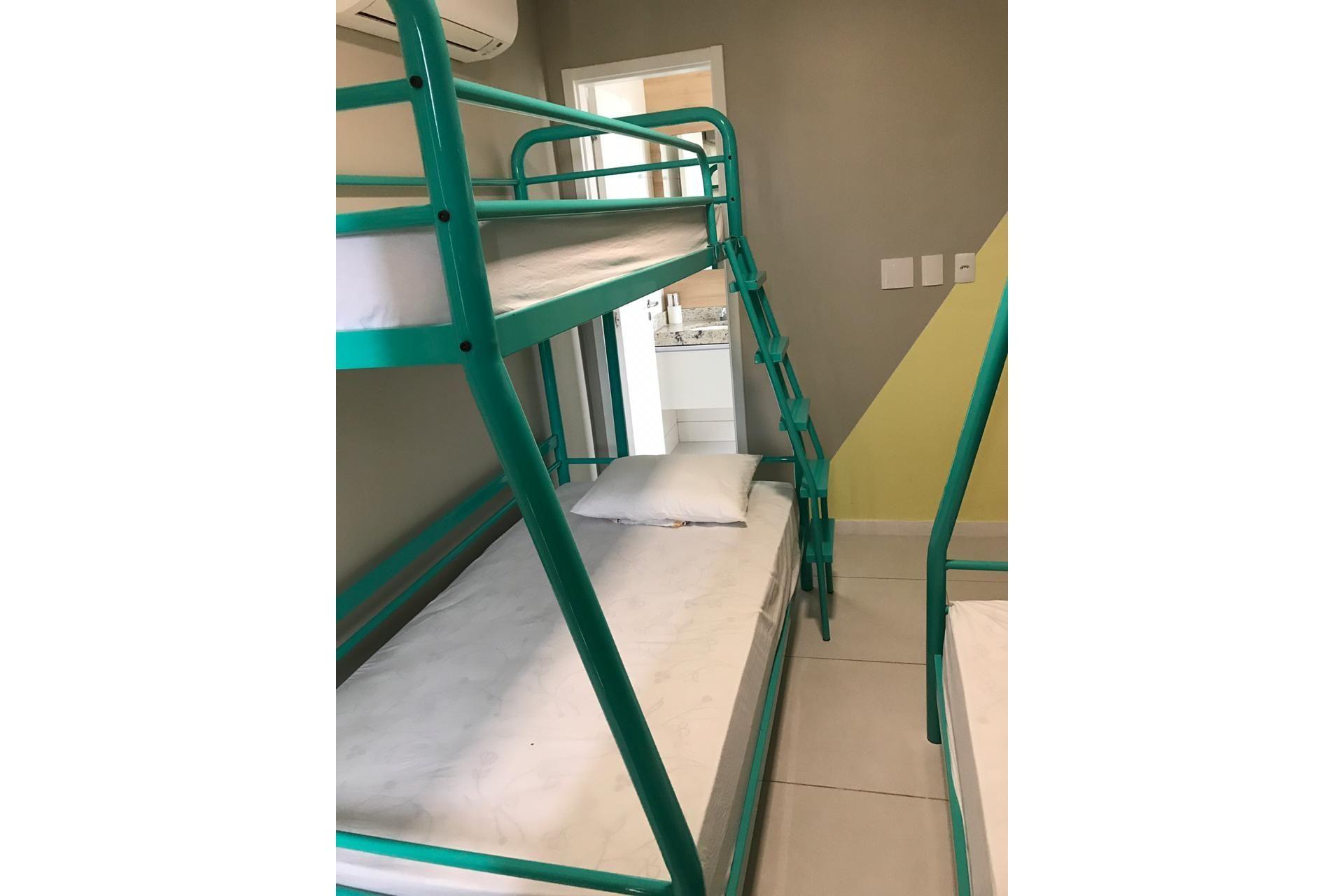 image-housing-carousel