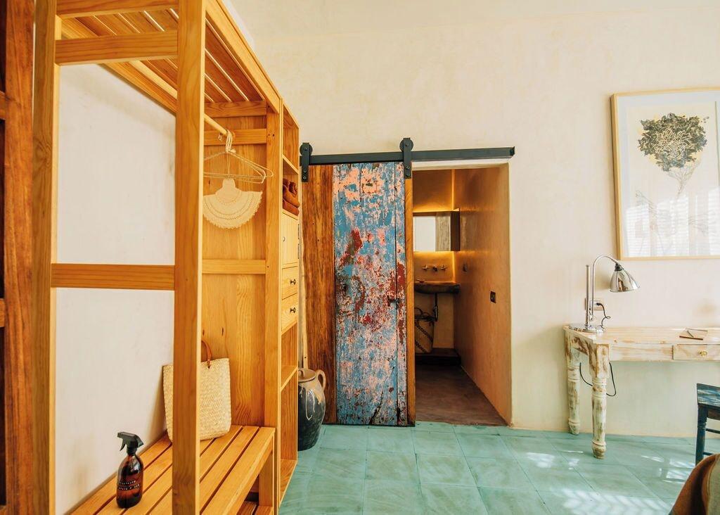 image-housing-carousel