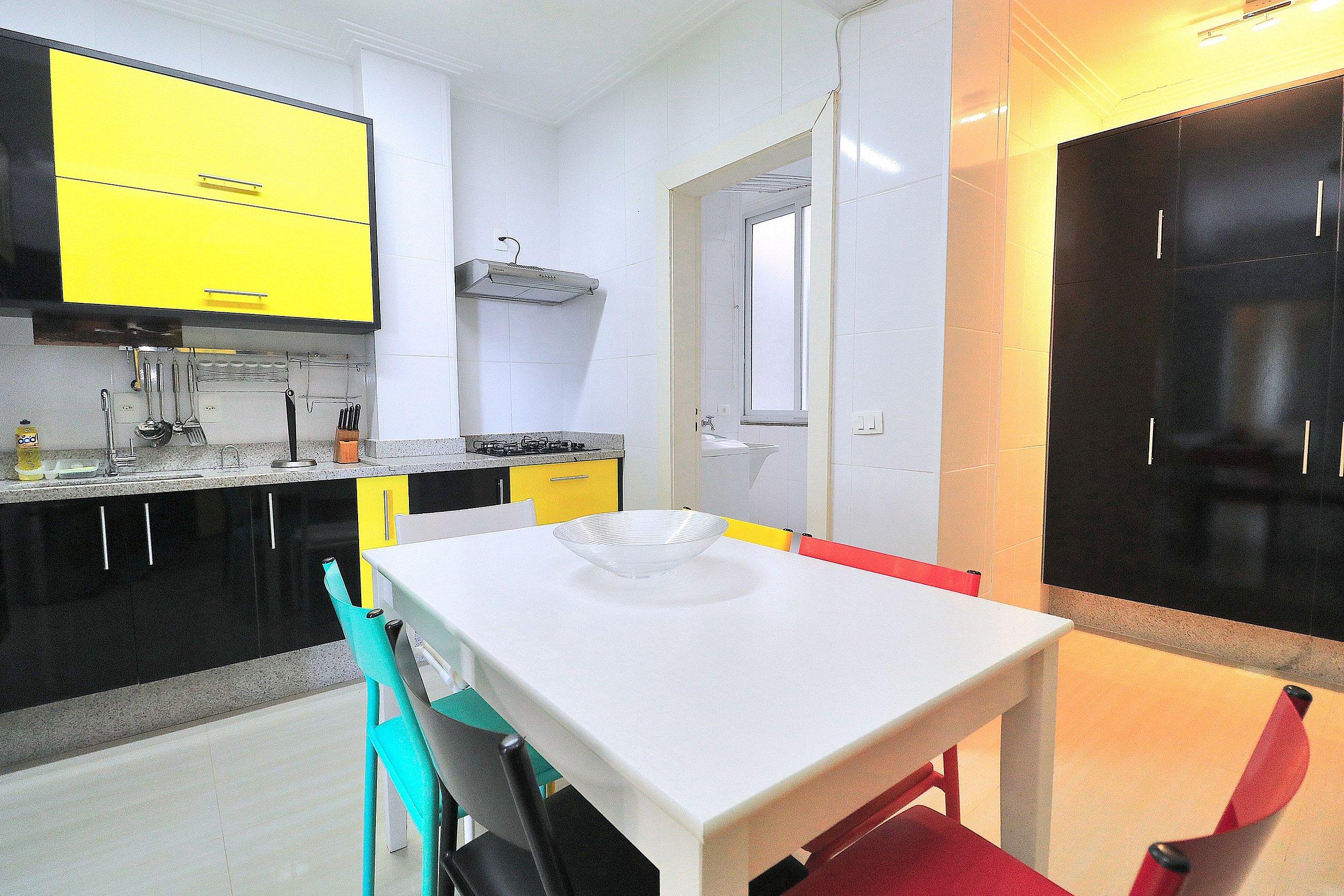 image-housing-carousel