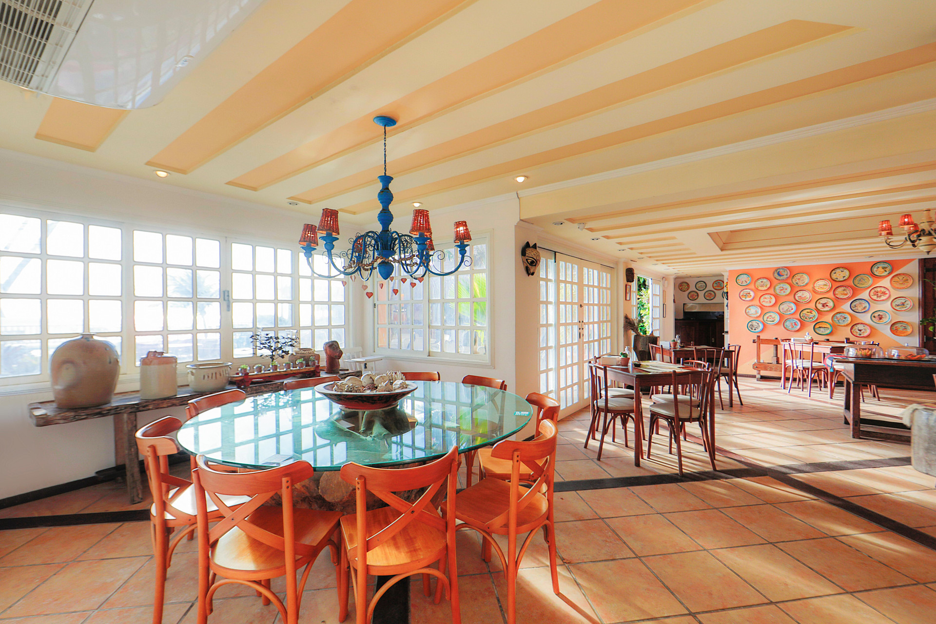 image-housing-carousel