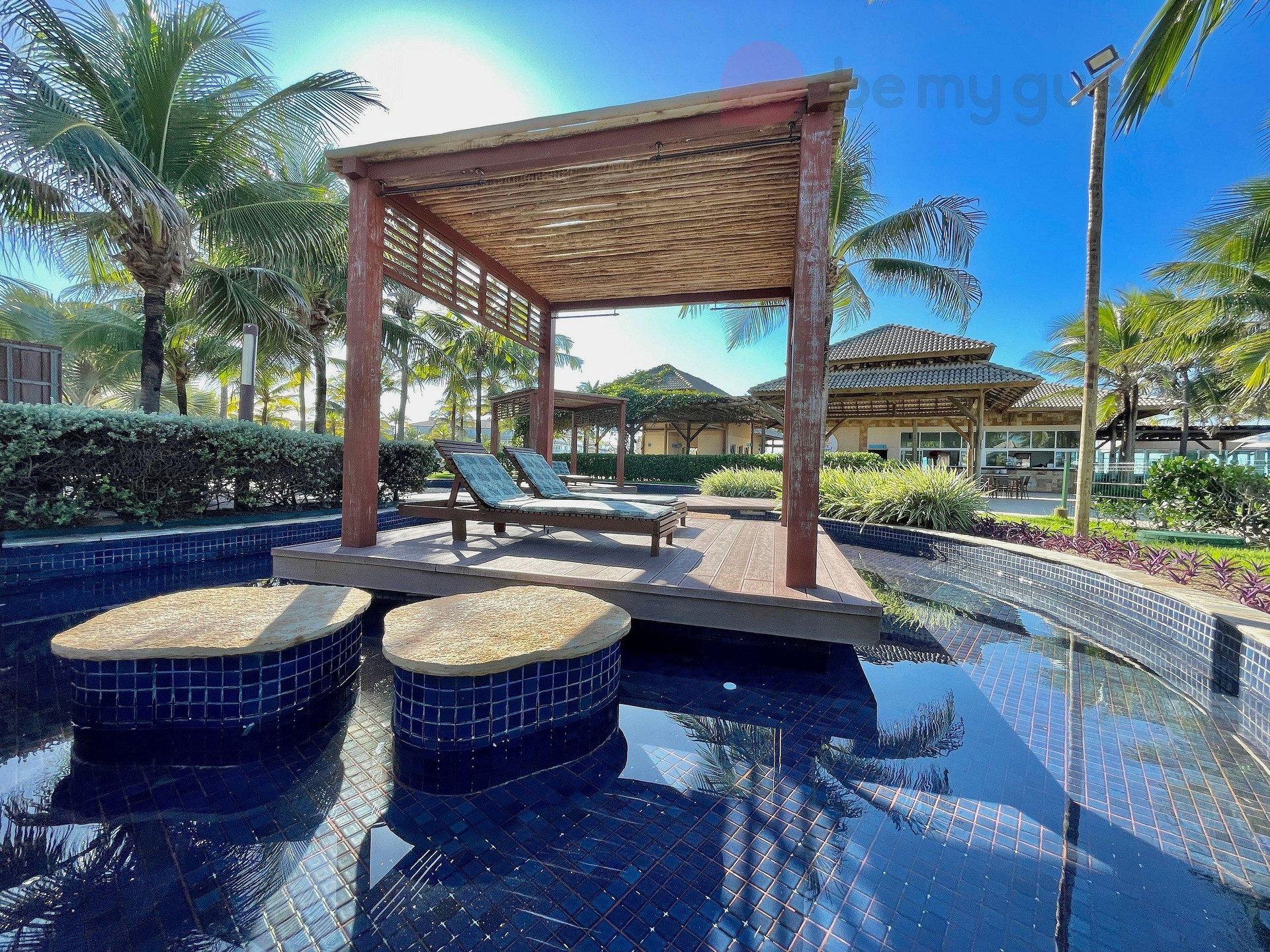 image-housing-carousel
