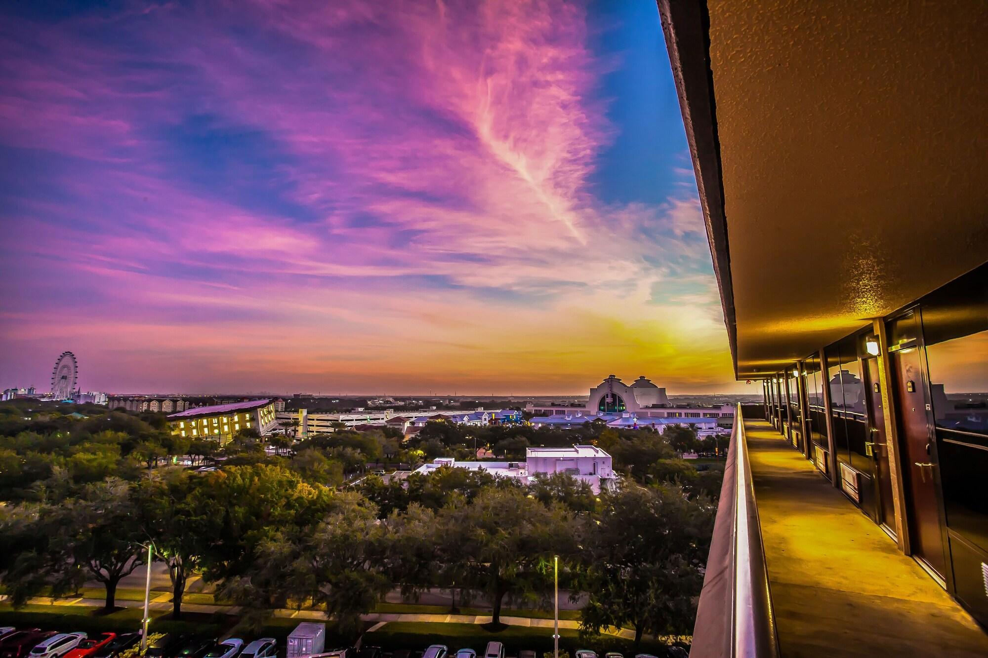 image-housing-carousel