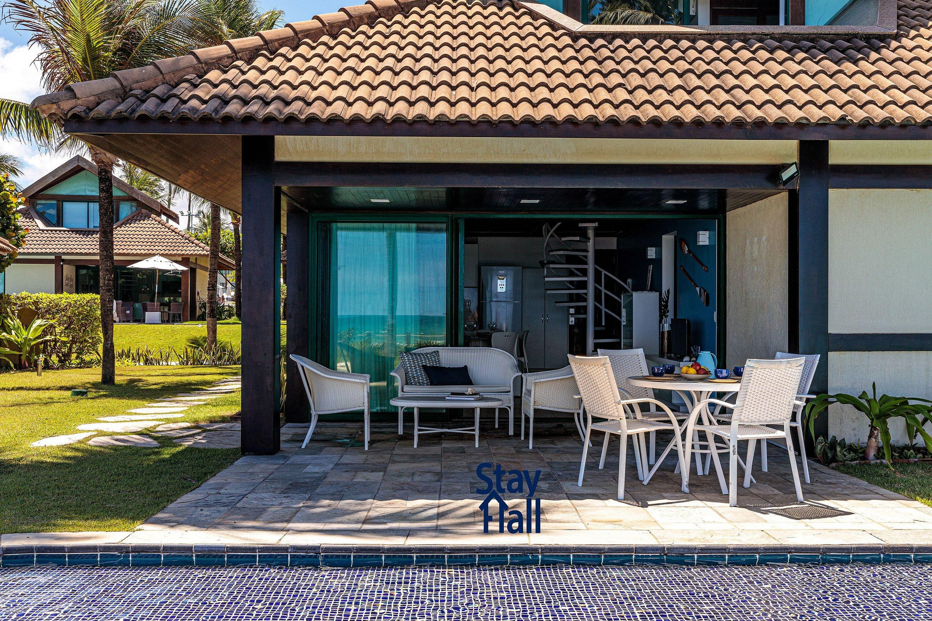 image-housing-carousel