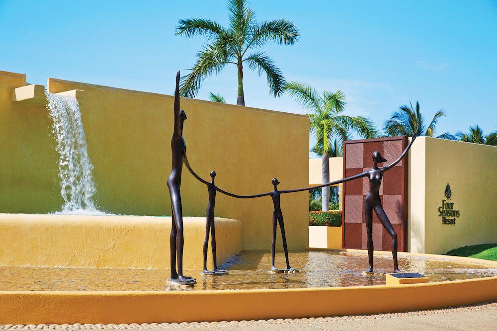 image-housing-carousel