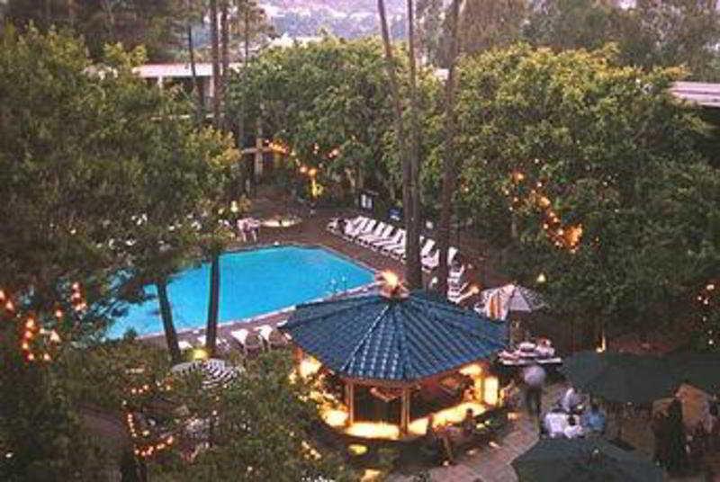 image-housing-carousel