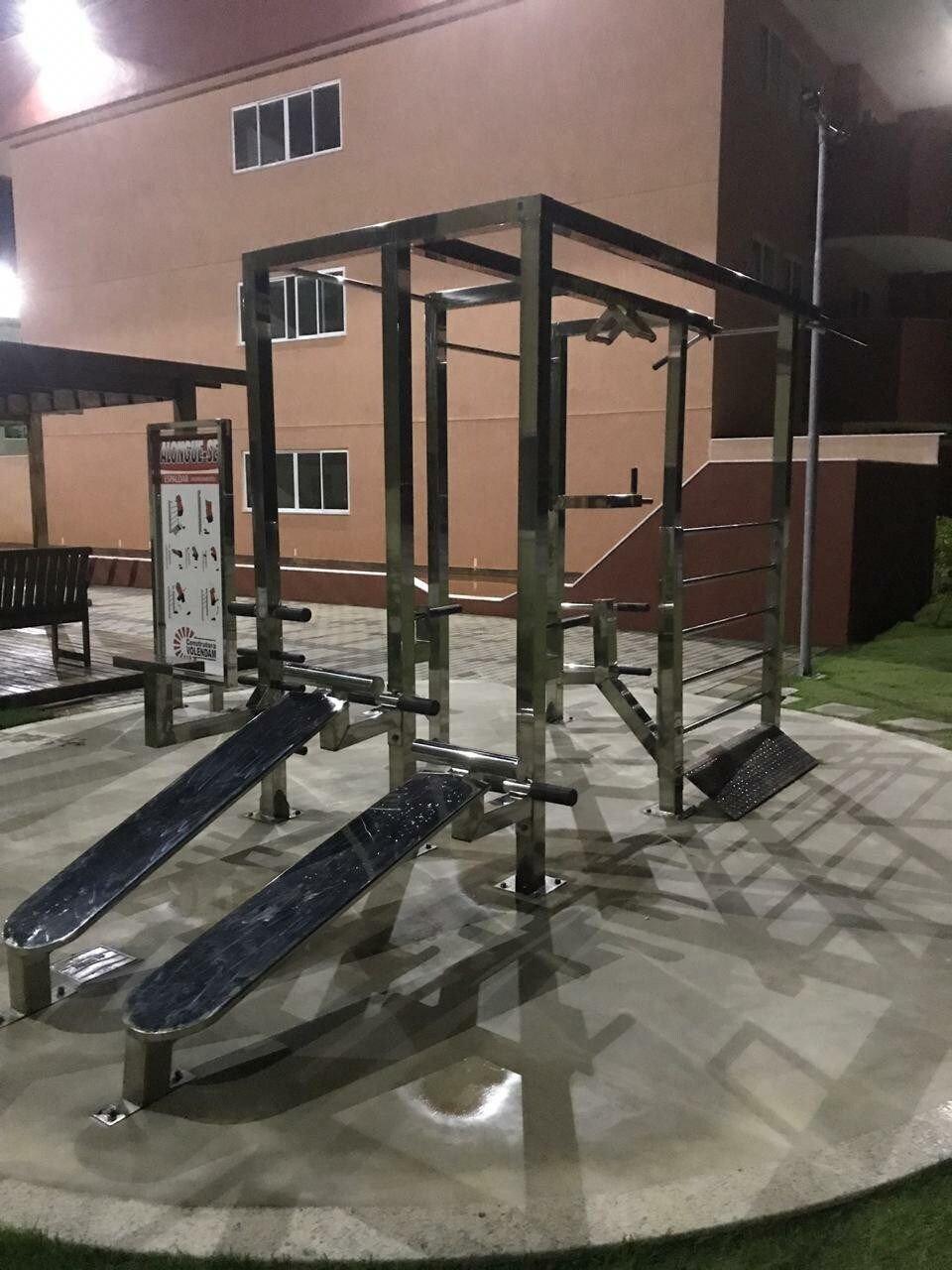 image-housing-carousel