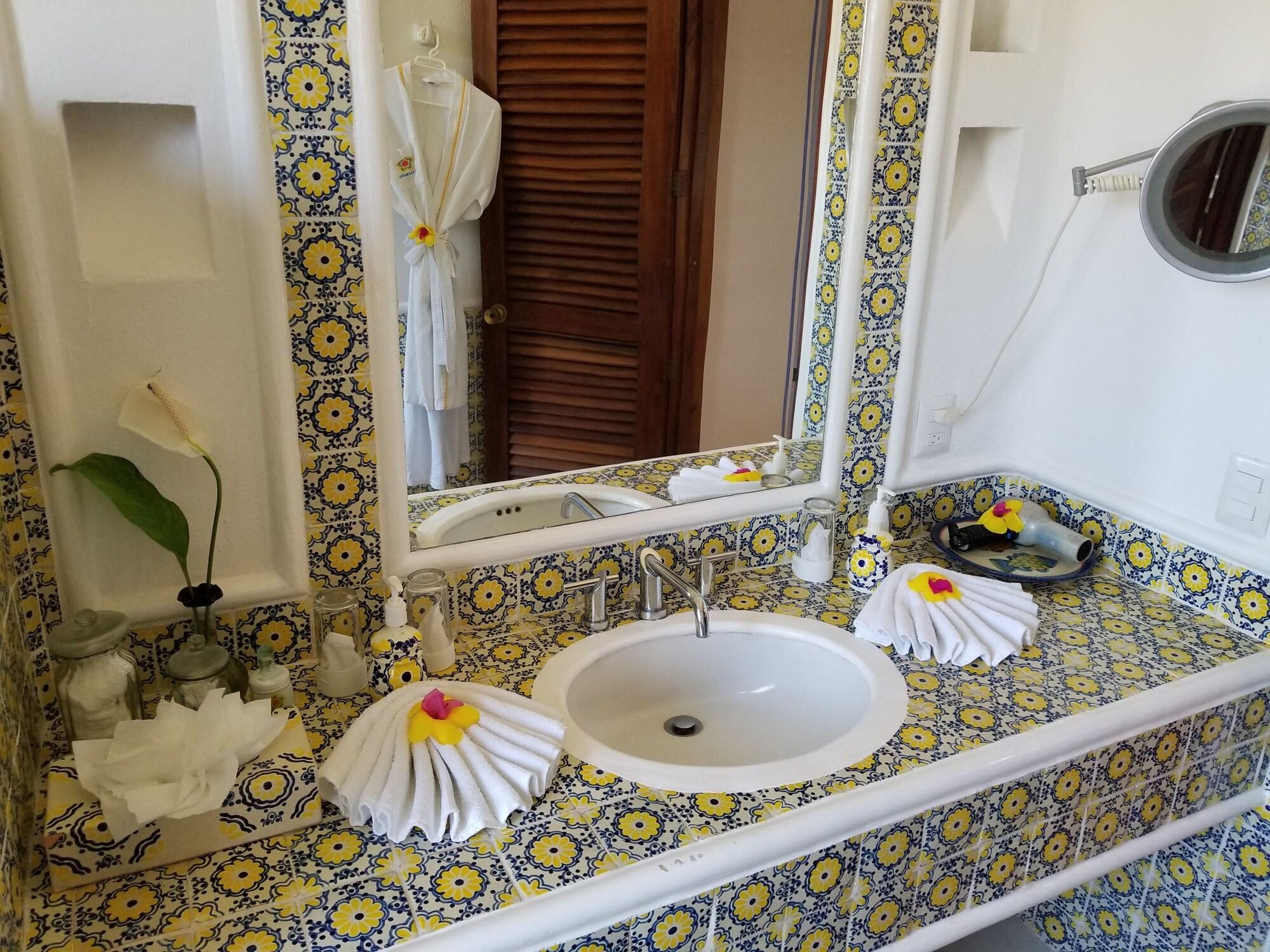 Habitación estándar con 1 cama doble o 2 individuales, vista al jardín