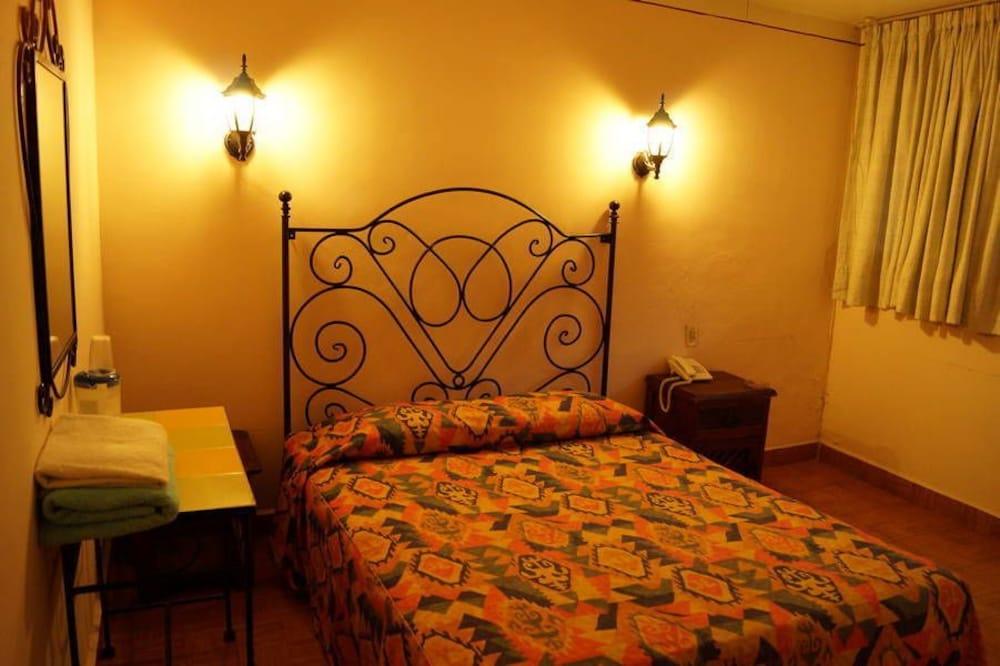 image-housing-carousel