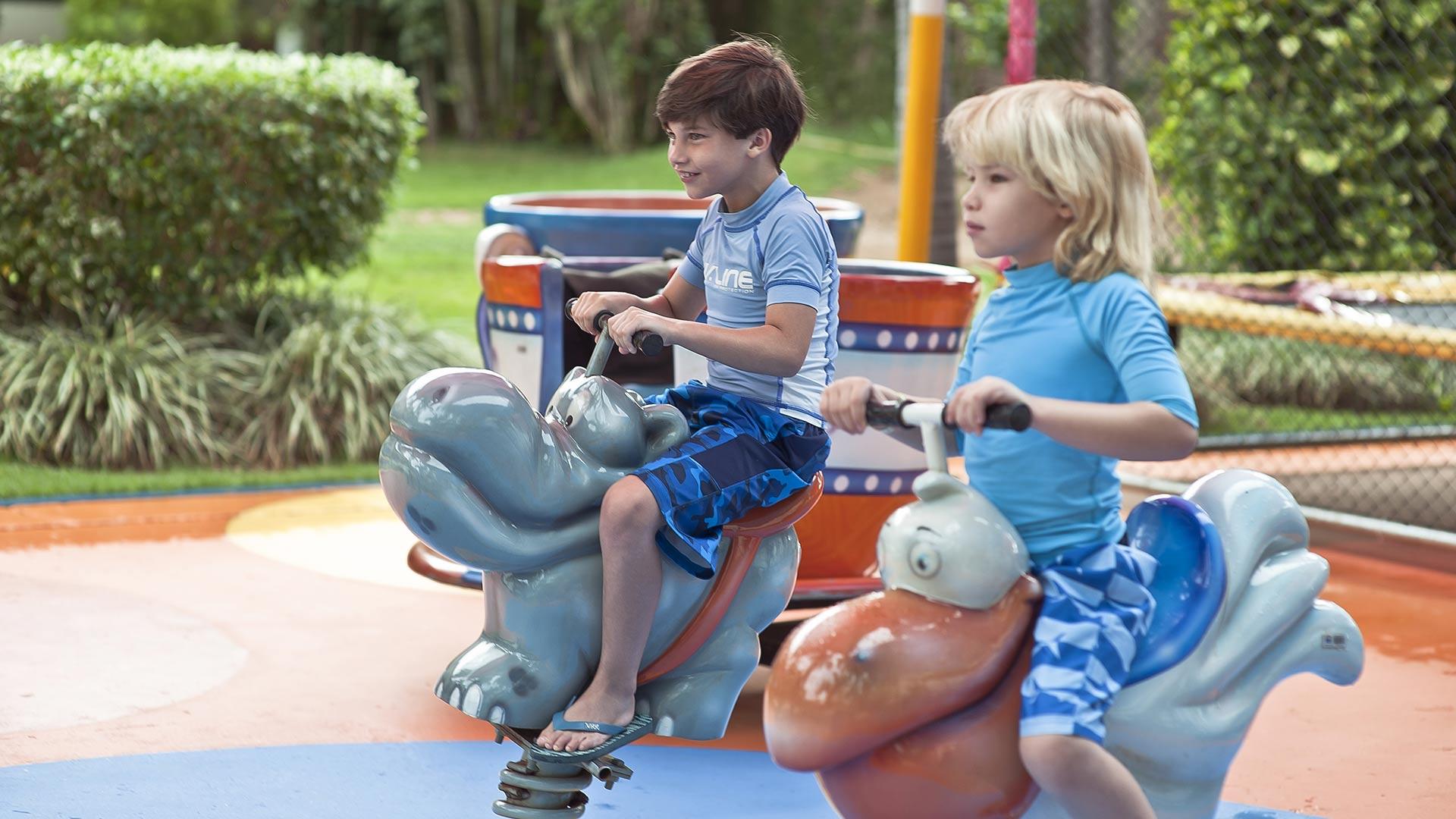 image-housing-carousel