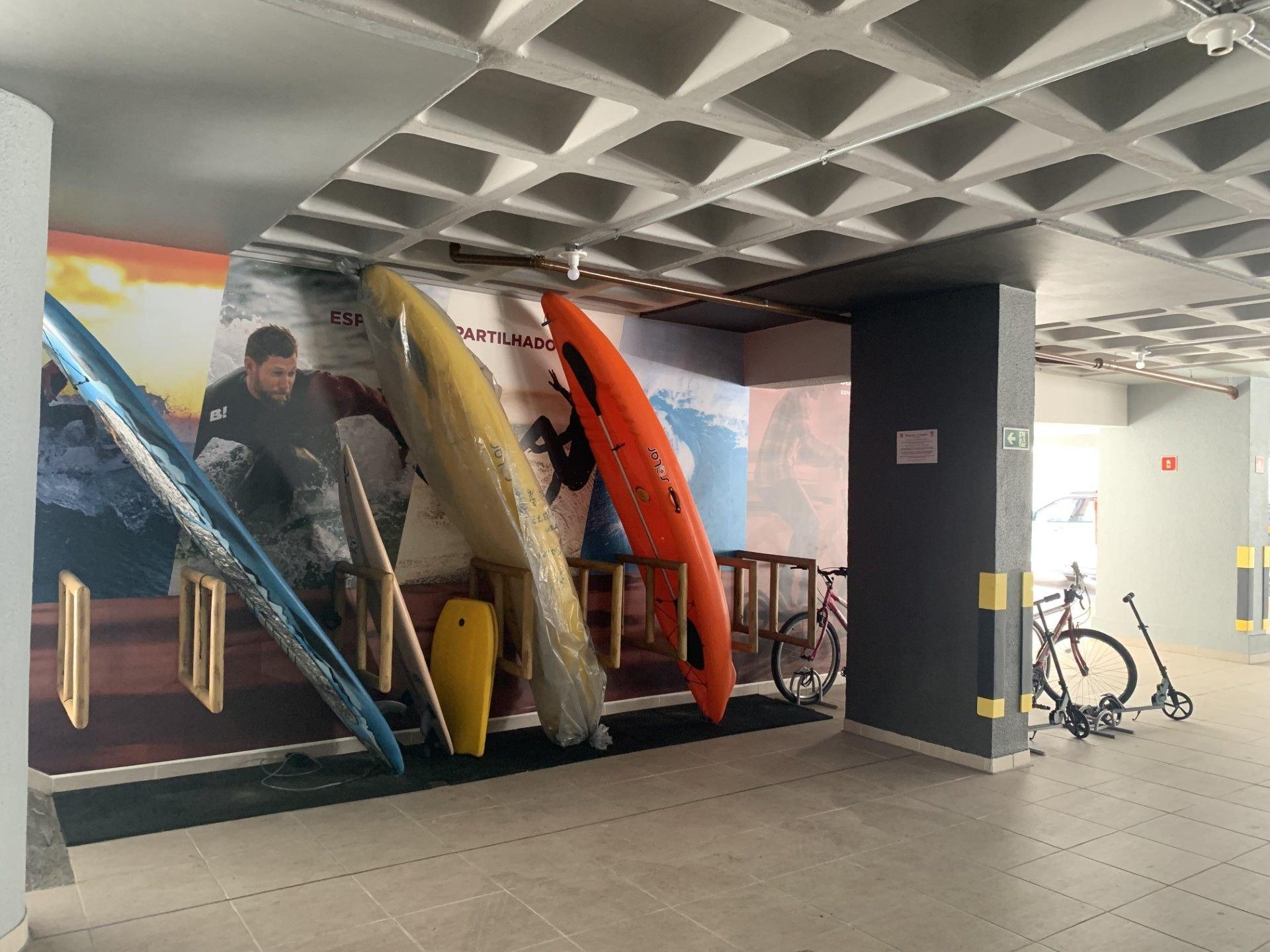 image-housing-carousel