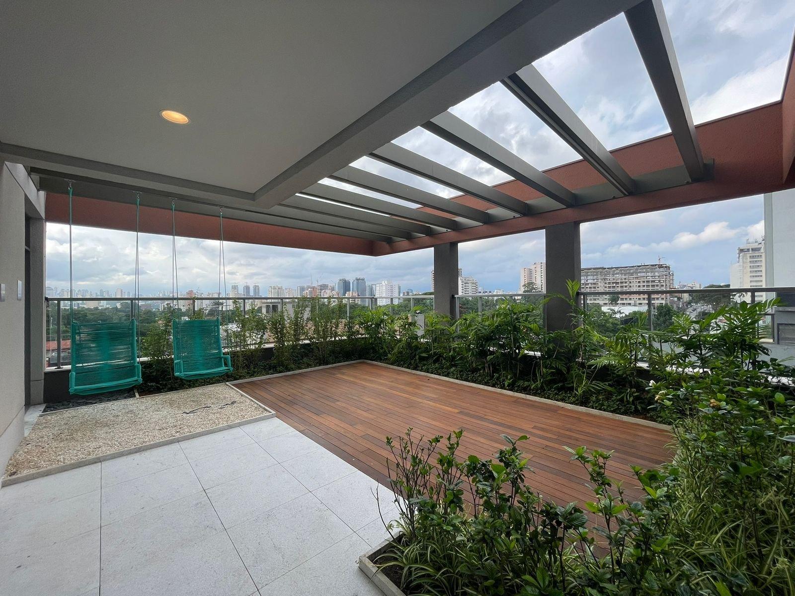image-housing-carousel