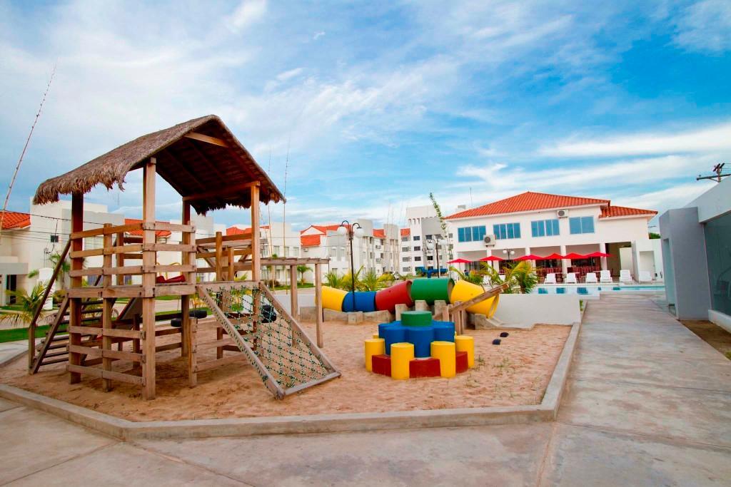 image-housing-carousel