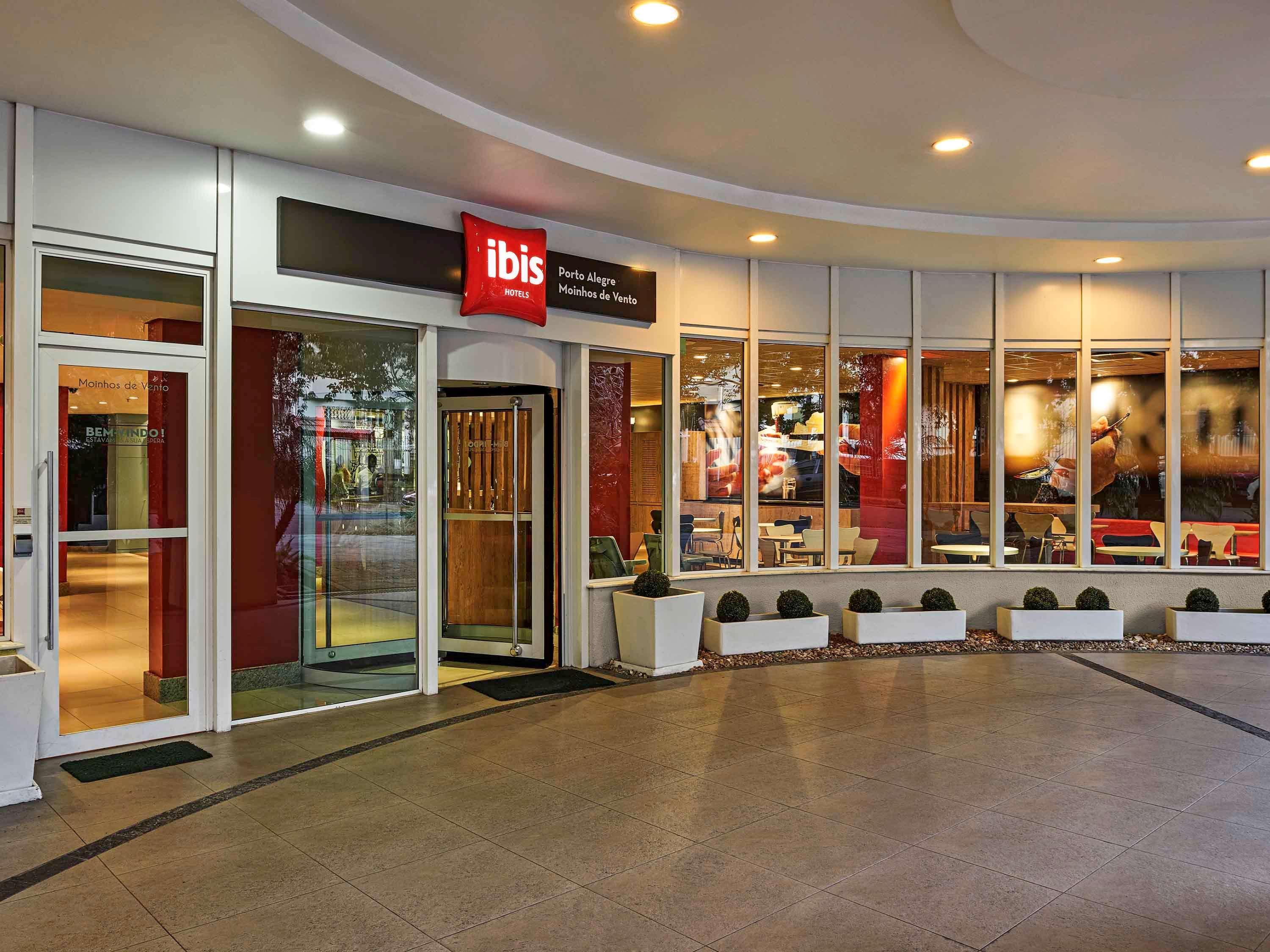 image-housing-carousel