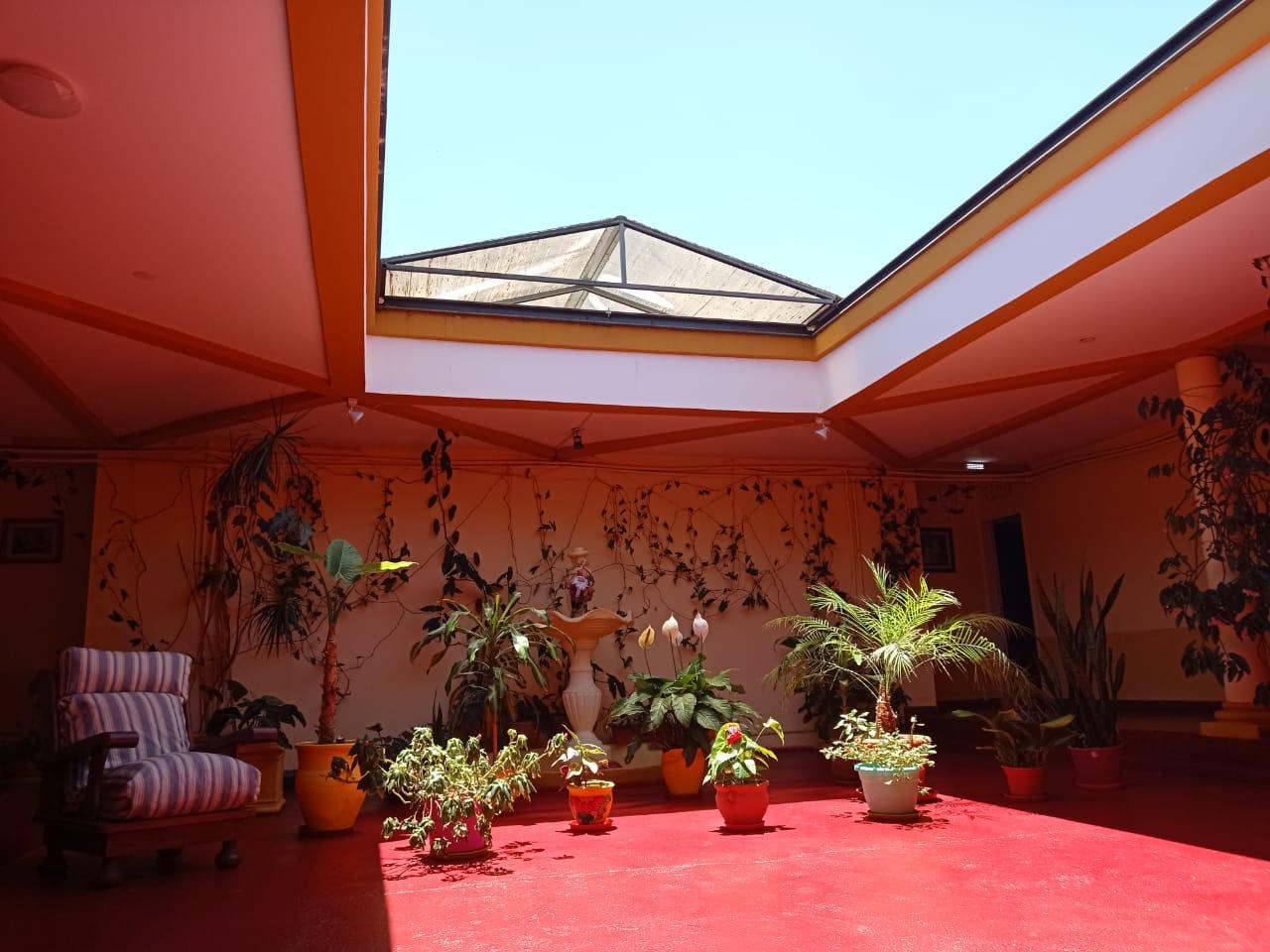 image-housing-carousel