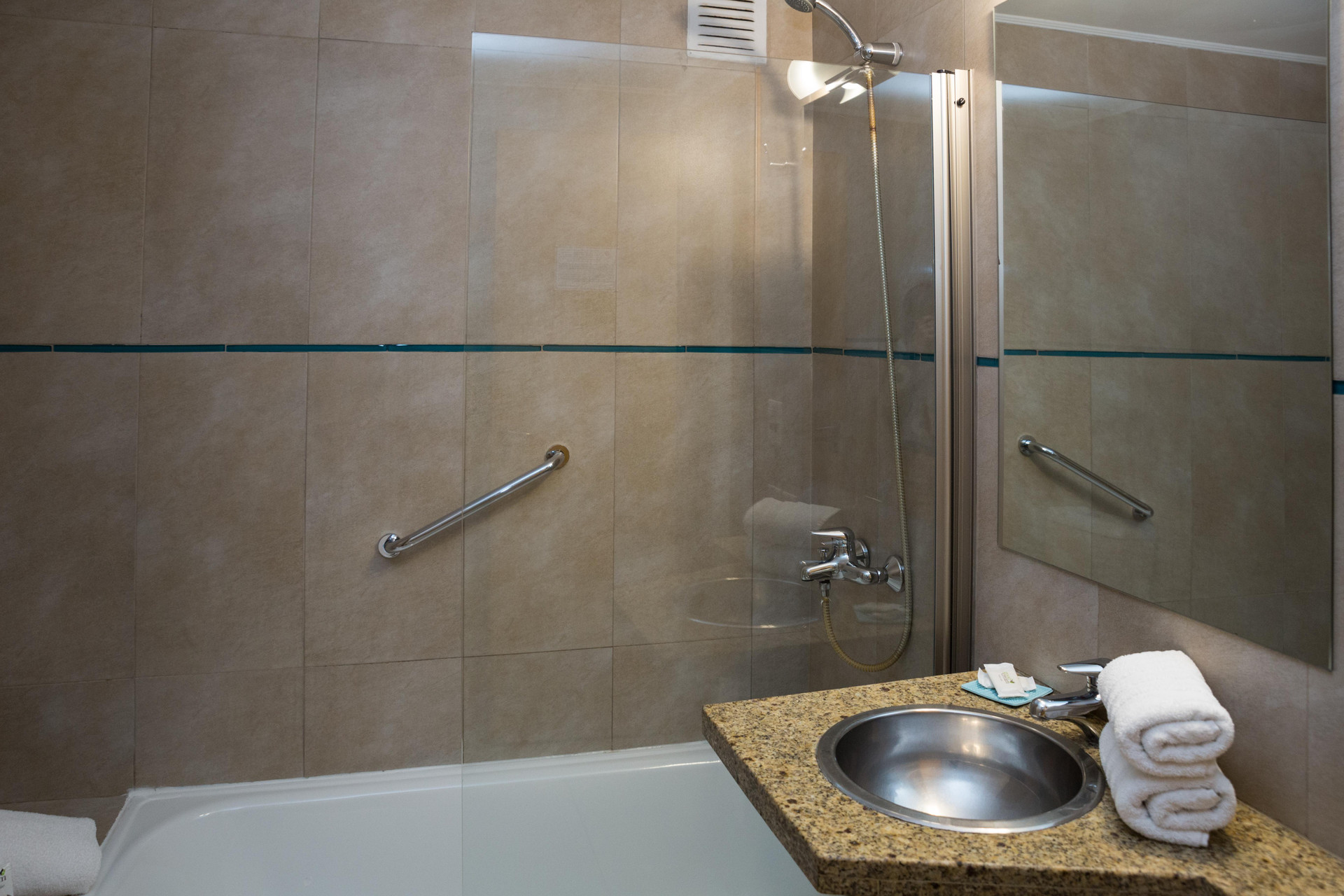 image-housing-carousel