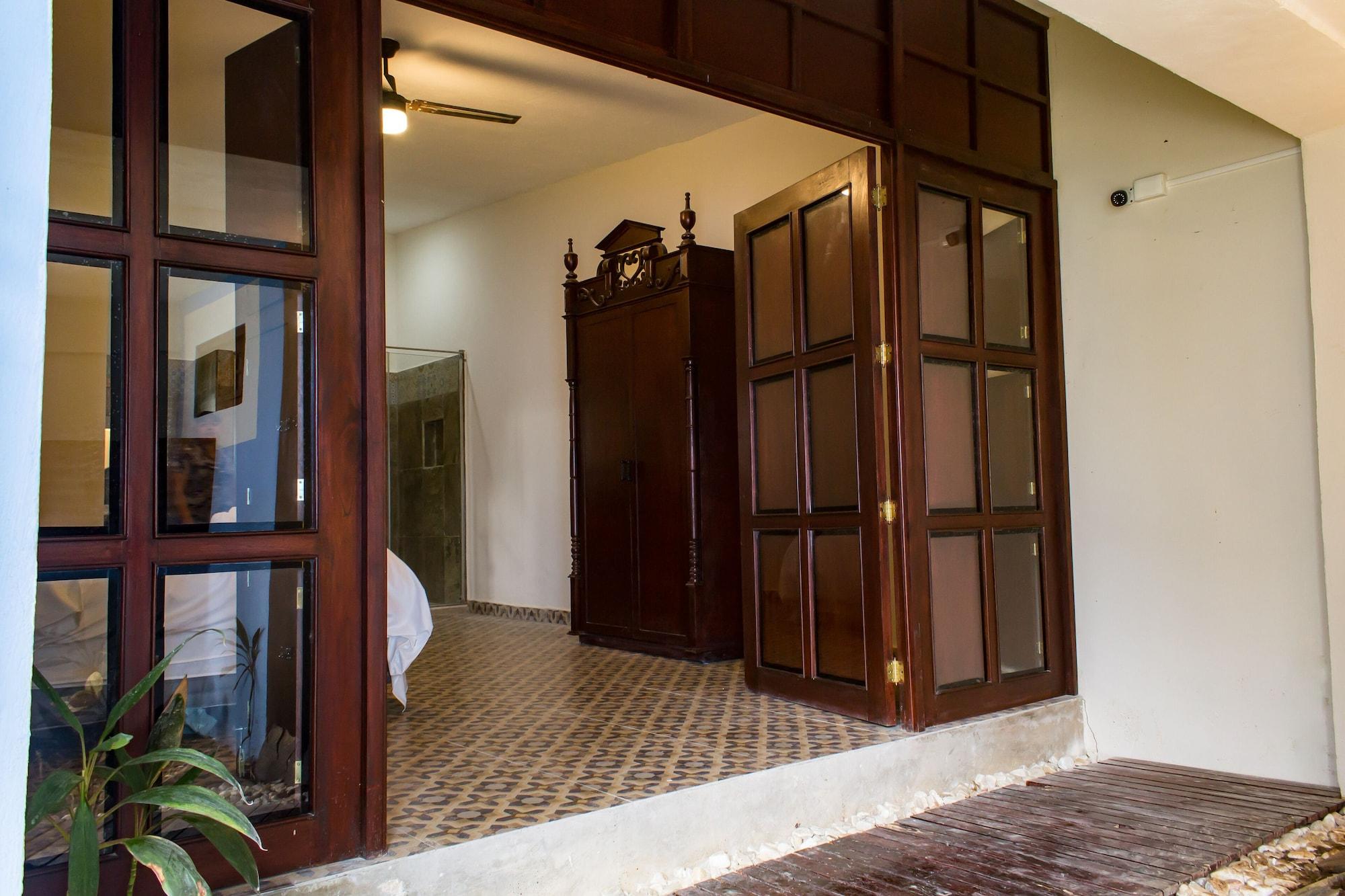 Hotel Maculís 6