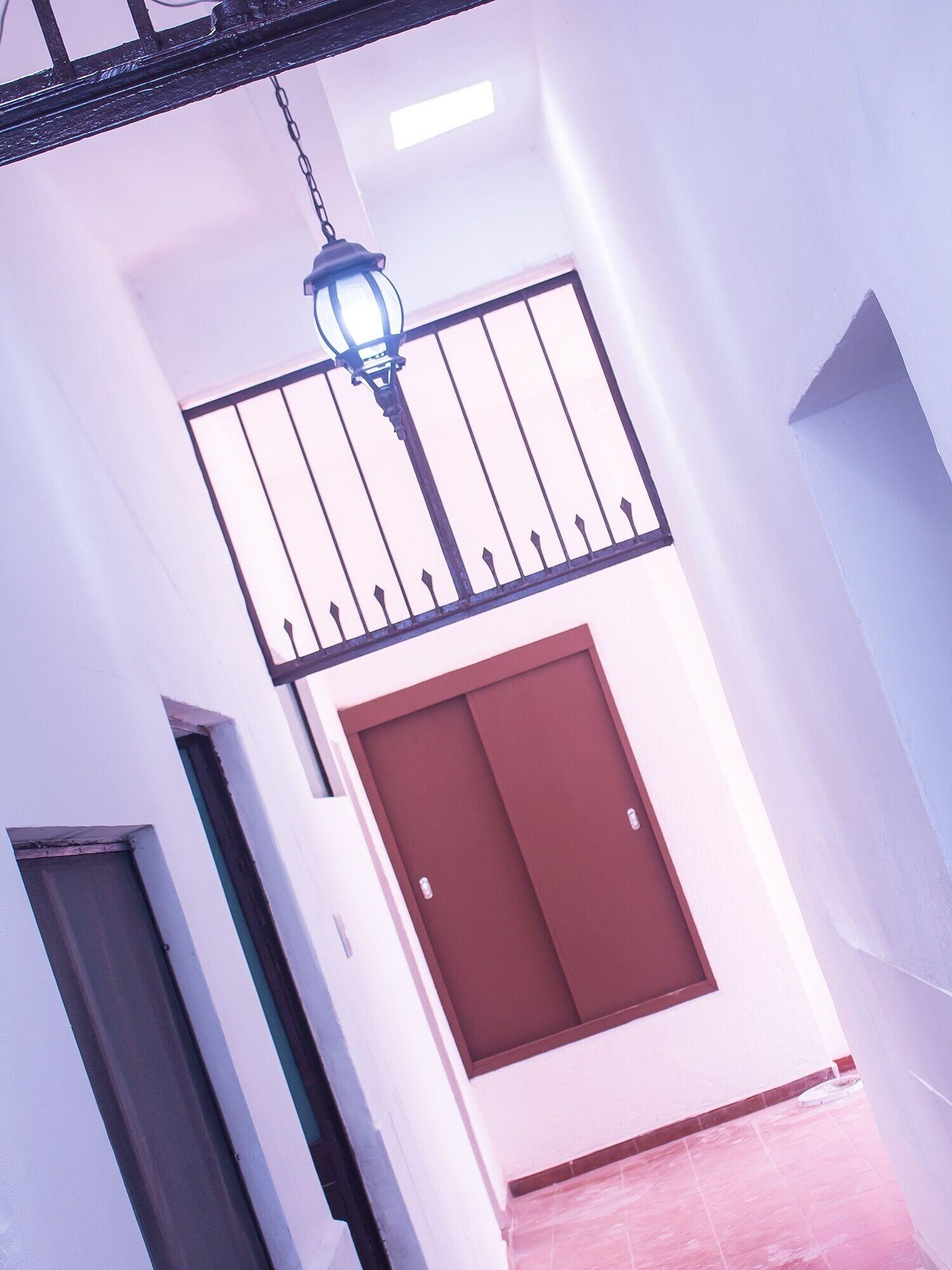 image-housing-carousel