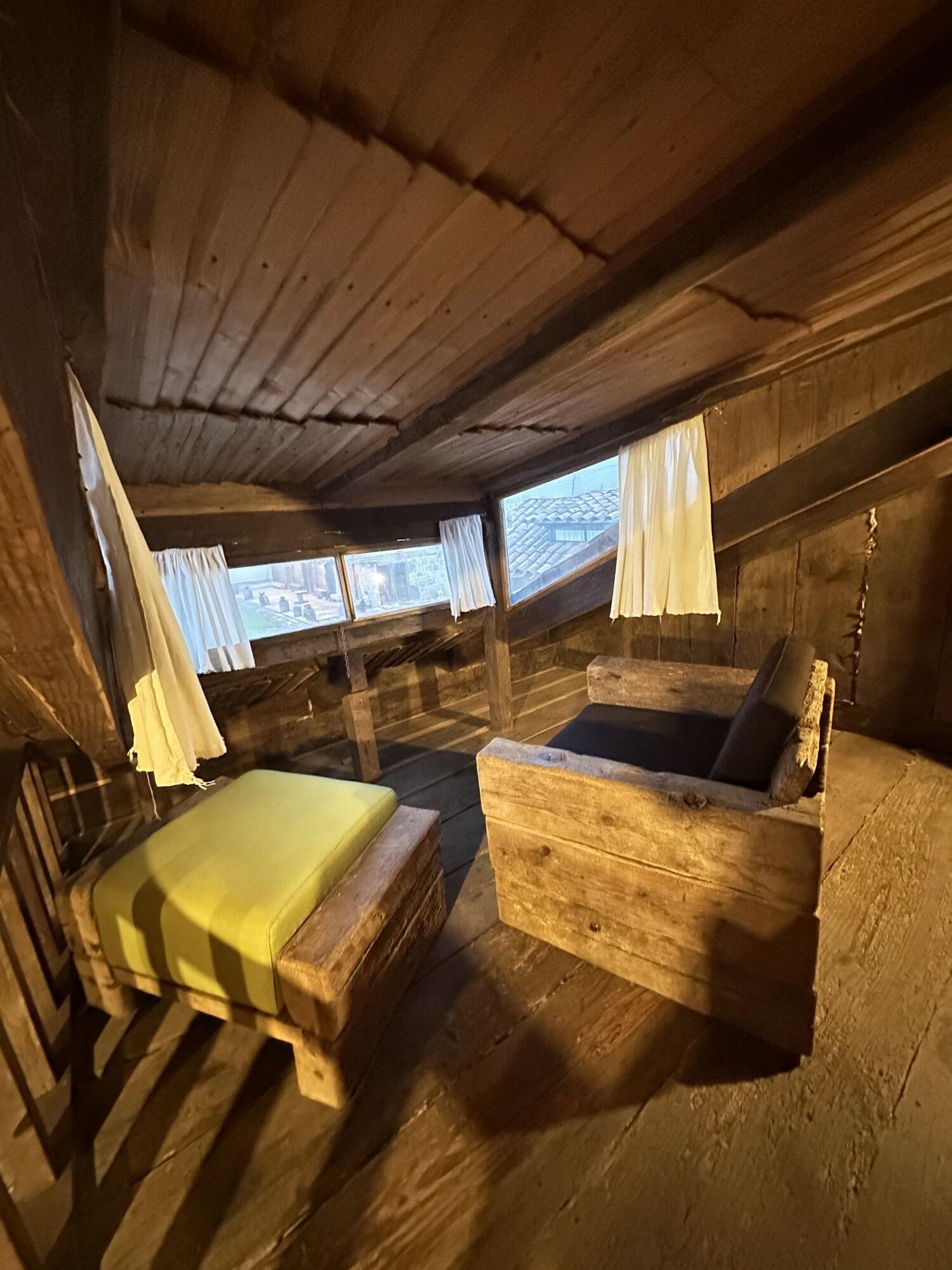 image-housing-carousel
