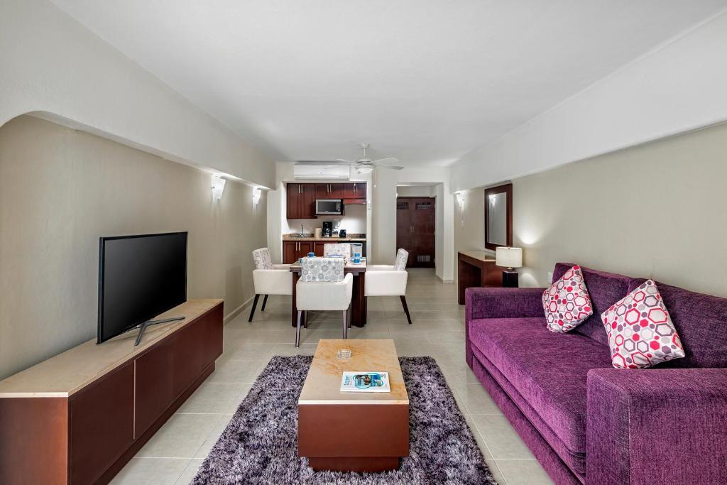 One Bedroom Suite Garden View