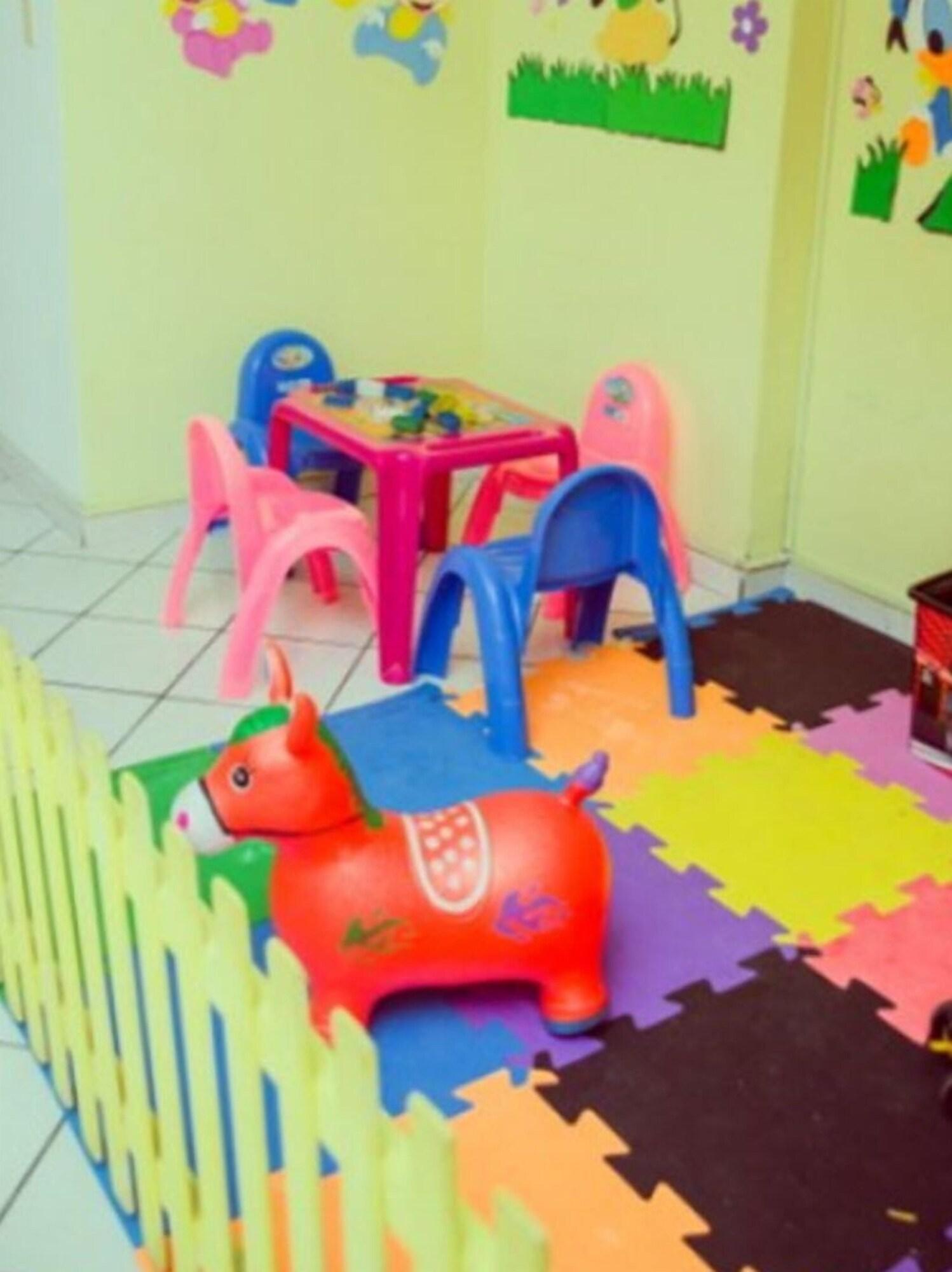 image-housing-carousel