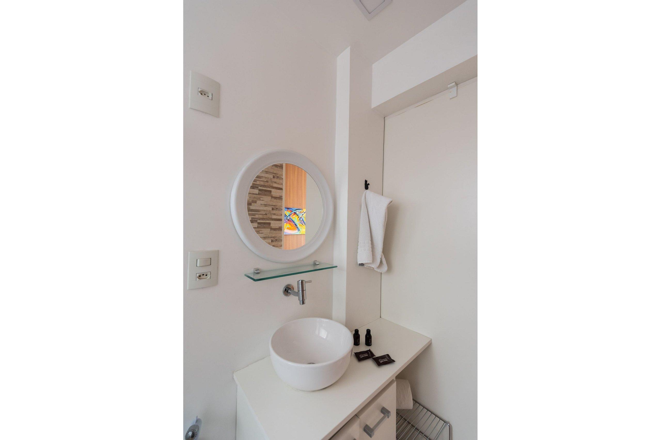 image-housing-carousel