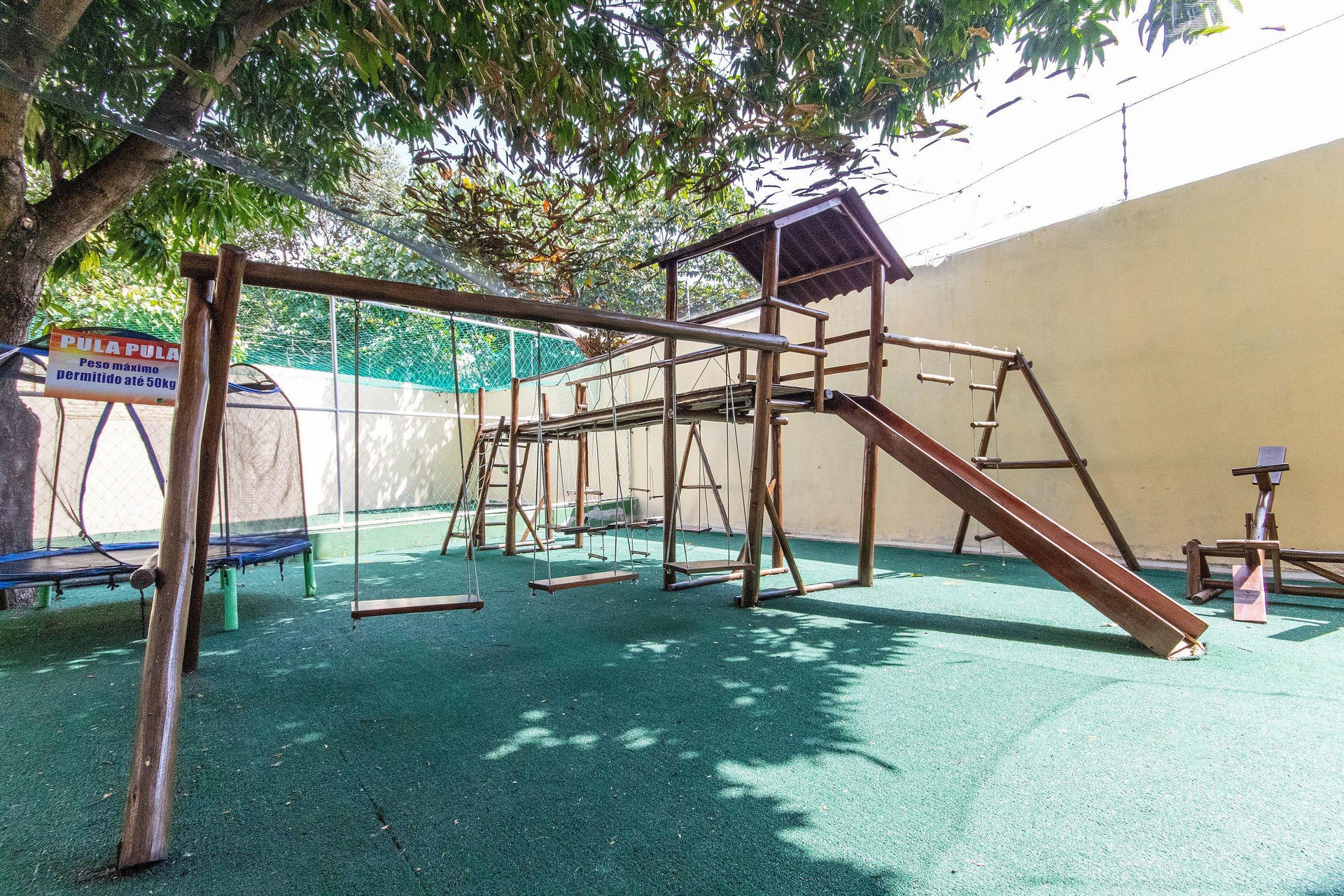 image-housing-carousel