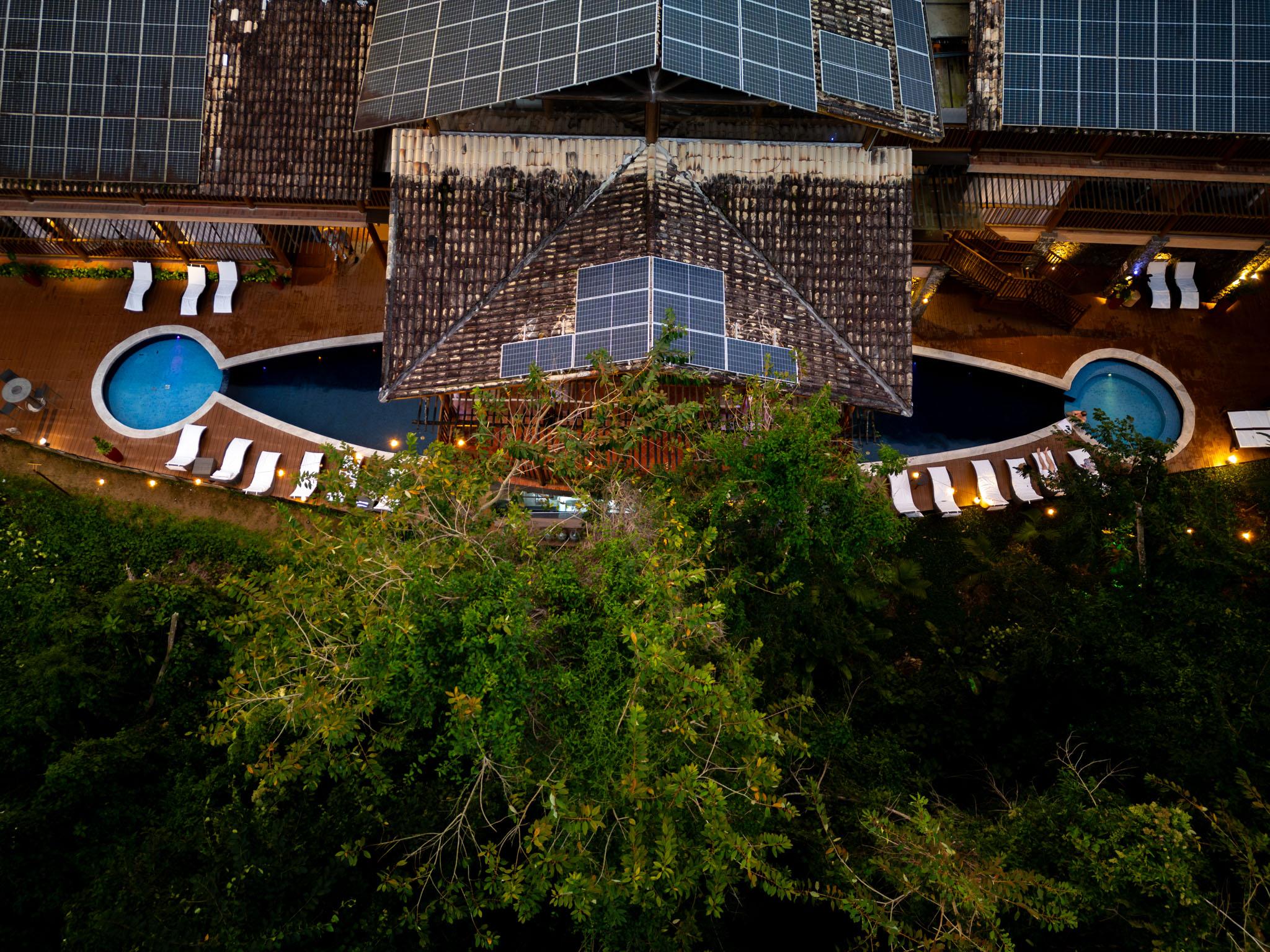 image-housing-carousel