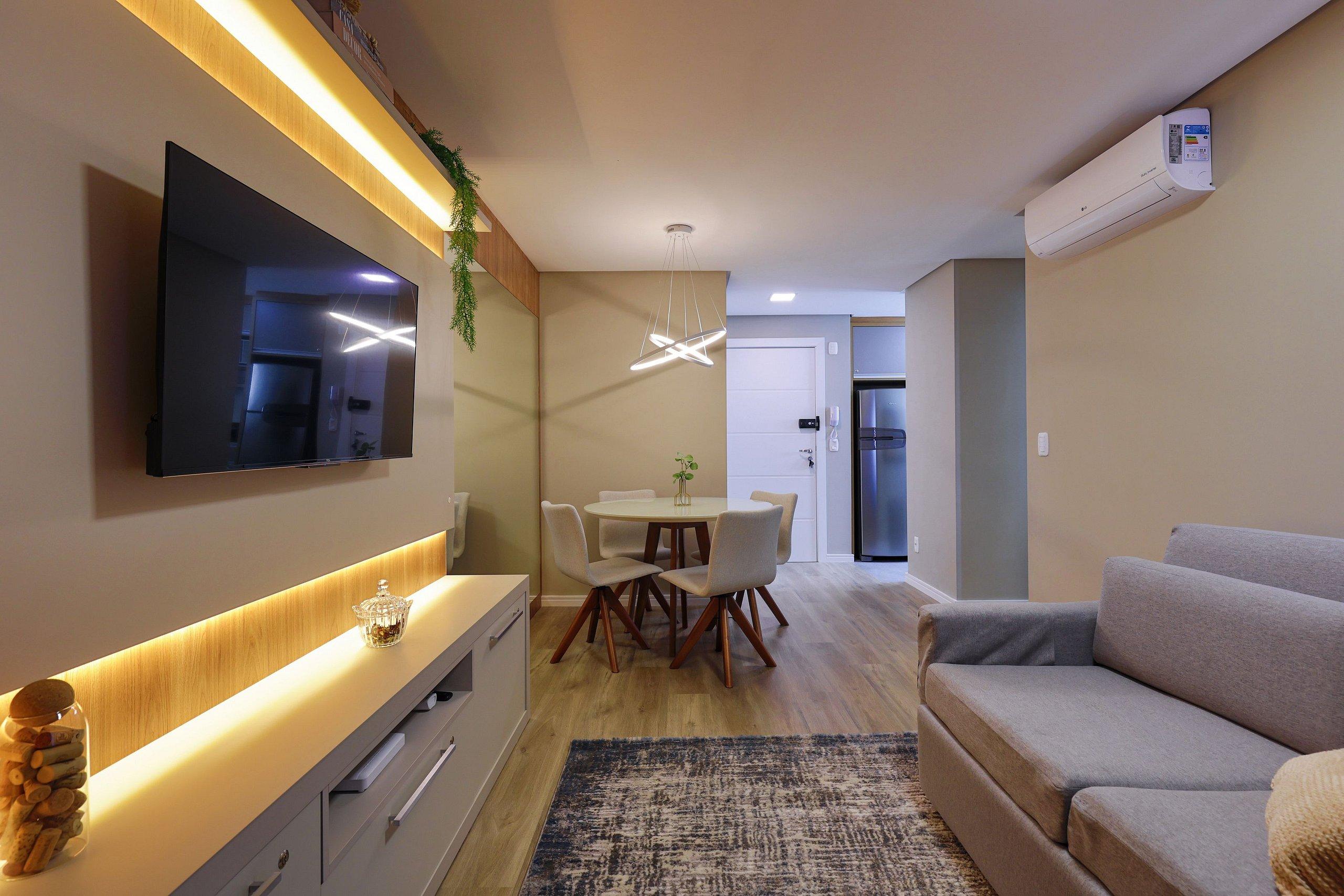 image-housing-carousel