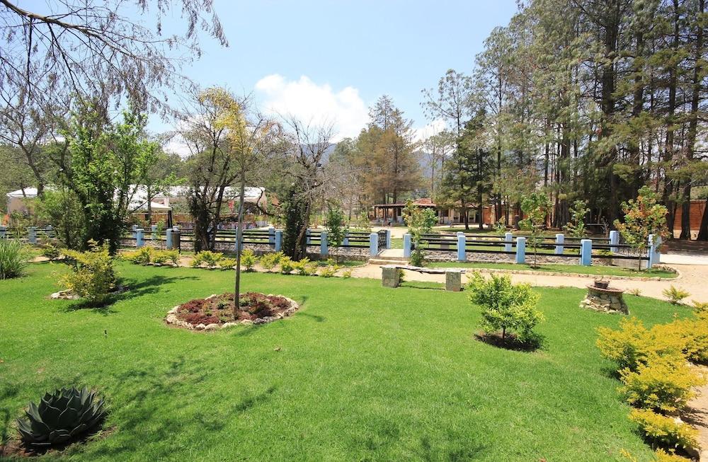 image-housing-carousel