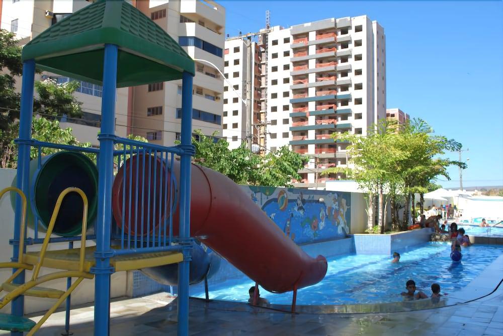 image-housing-carousel