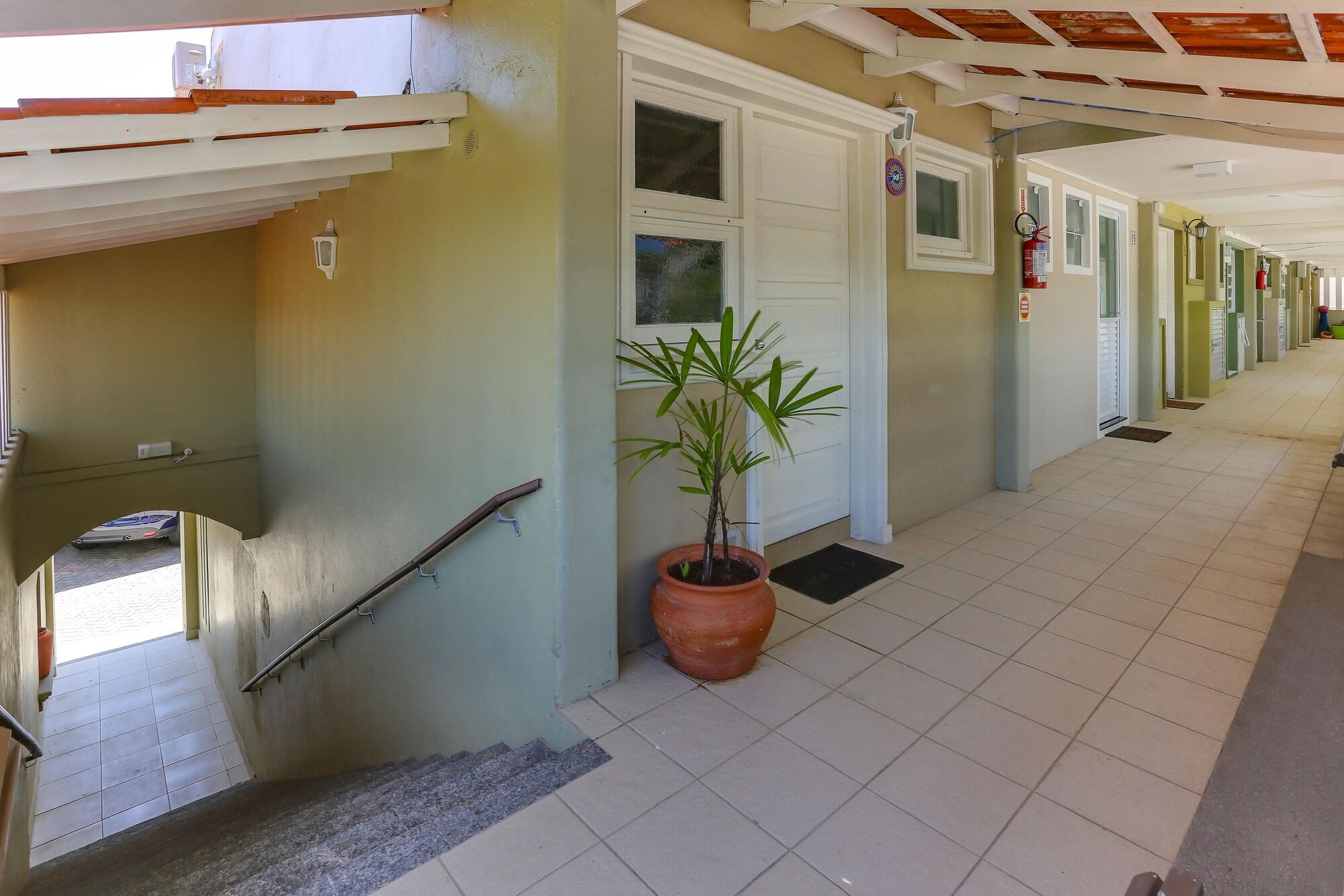image-housing-carousel