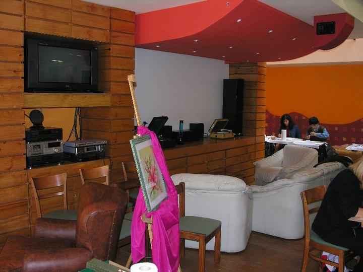 image-housing-carousel