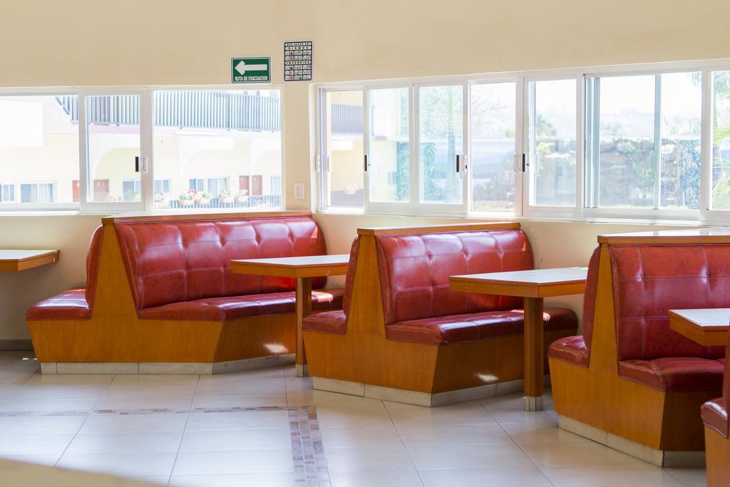 image-housing-carousel