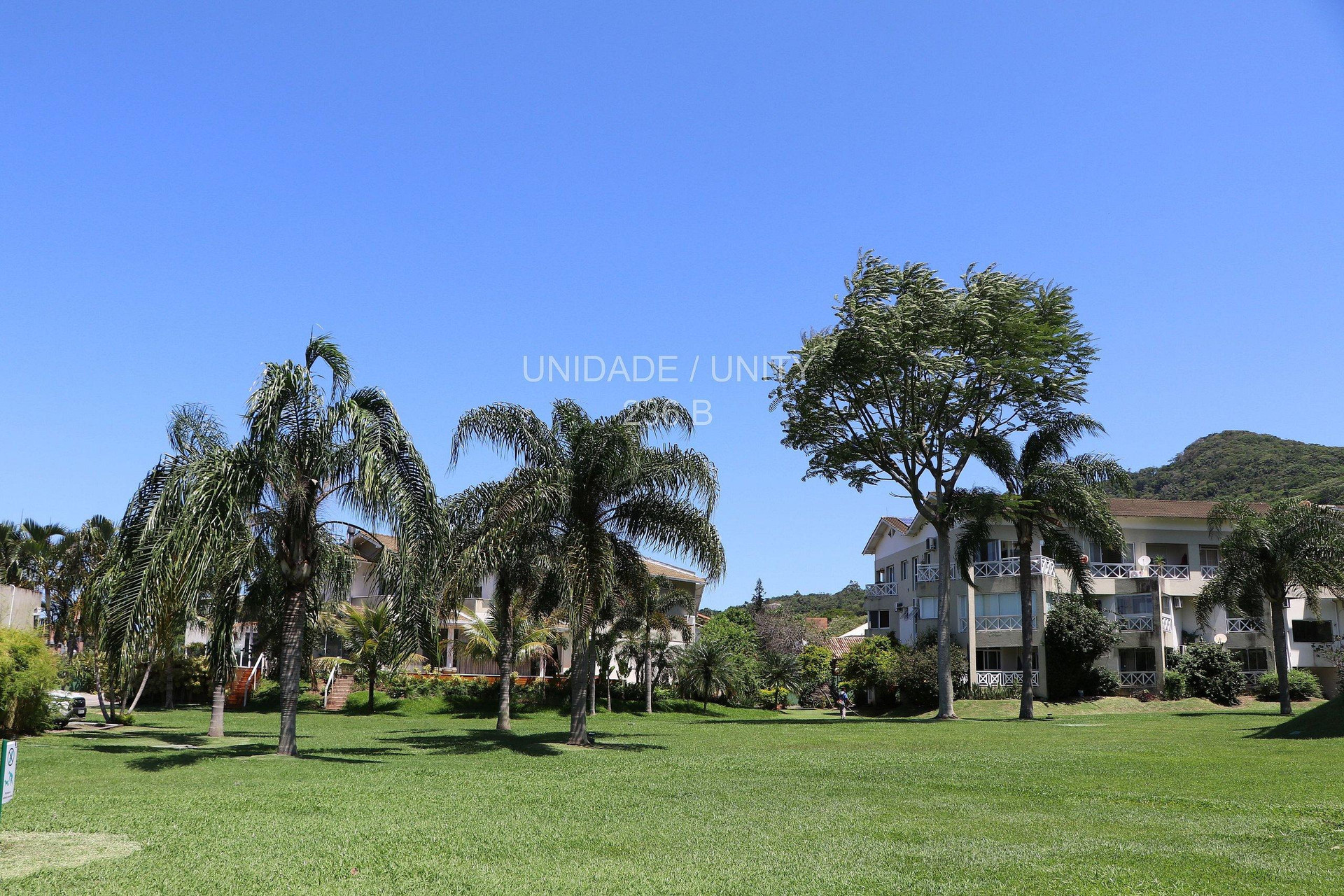 image-housing-carousel
