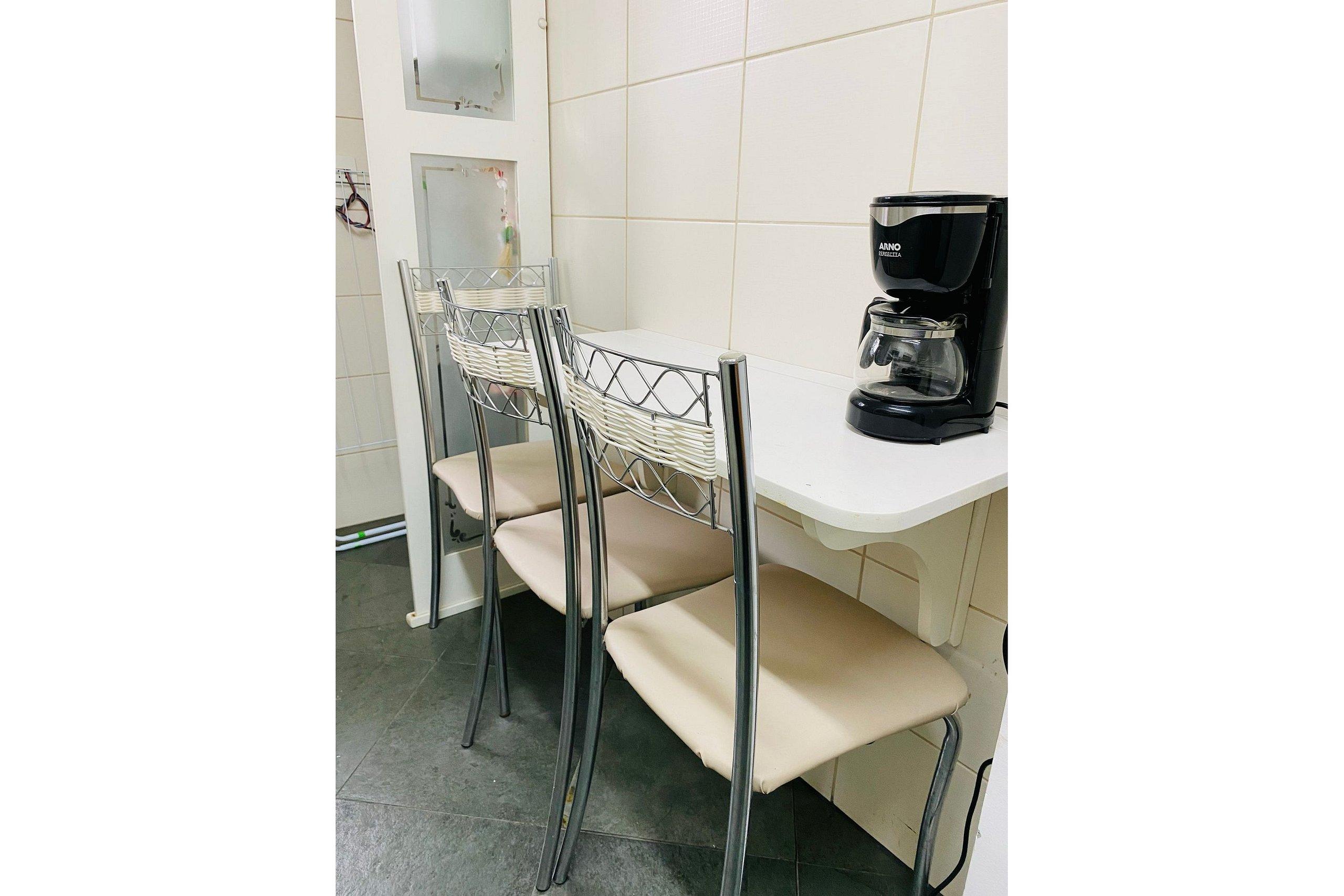 image-housing-carousel