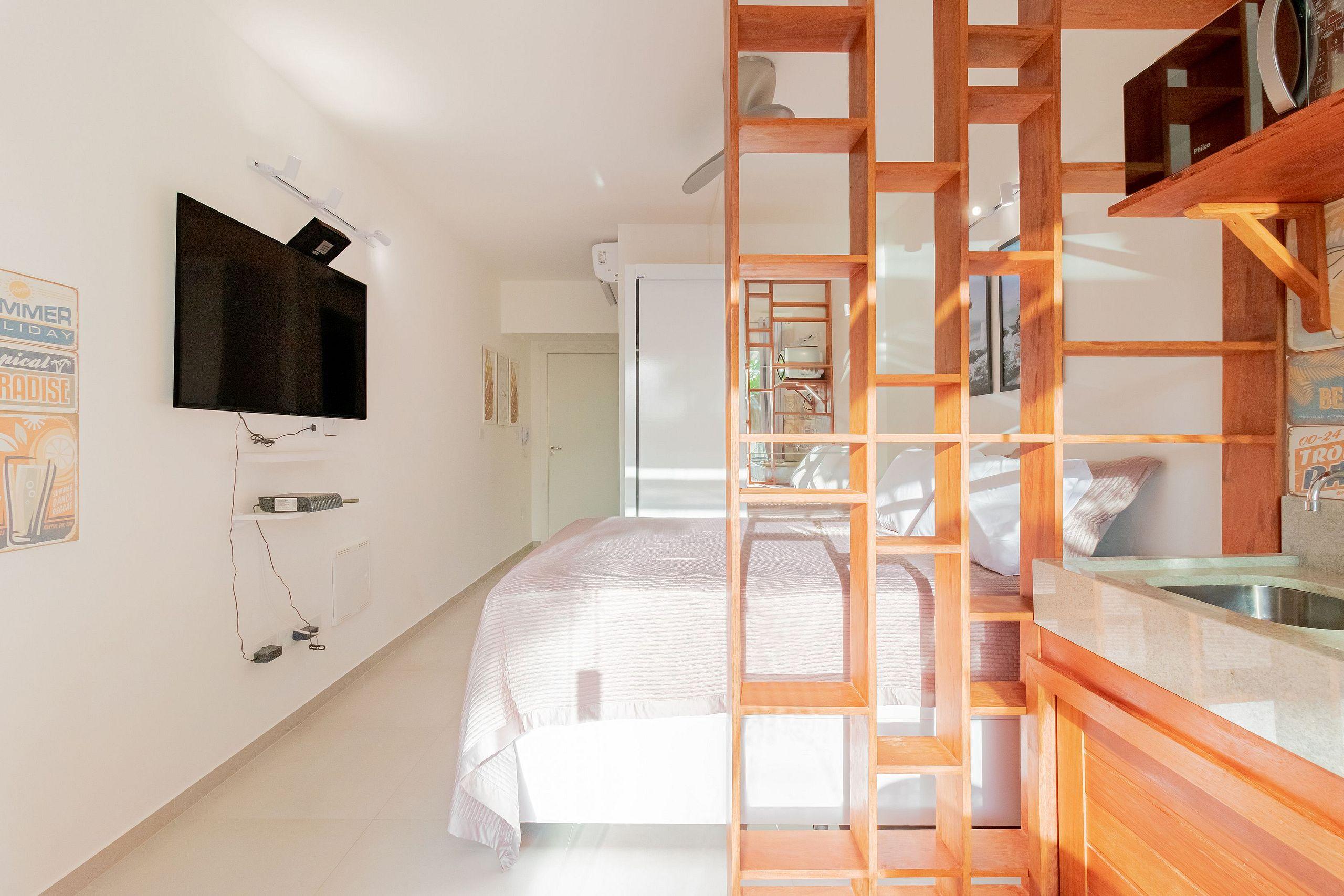 image-housing-carousel