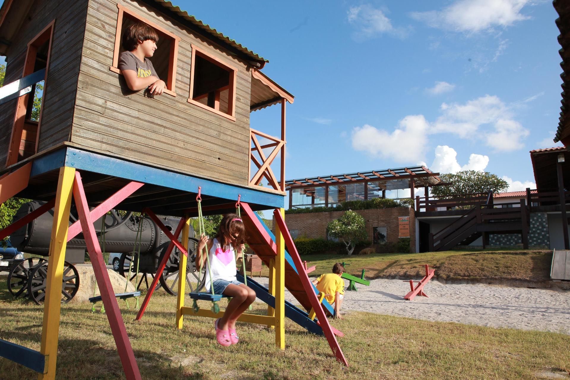 image-housing-carousel