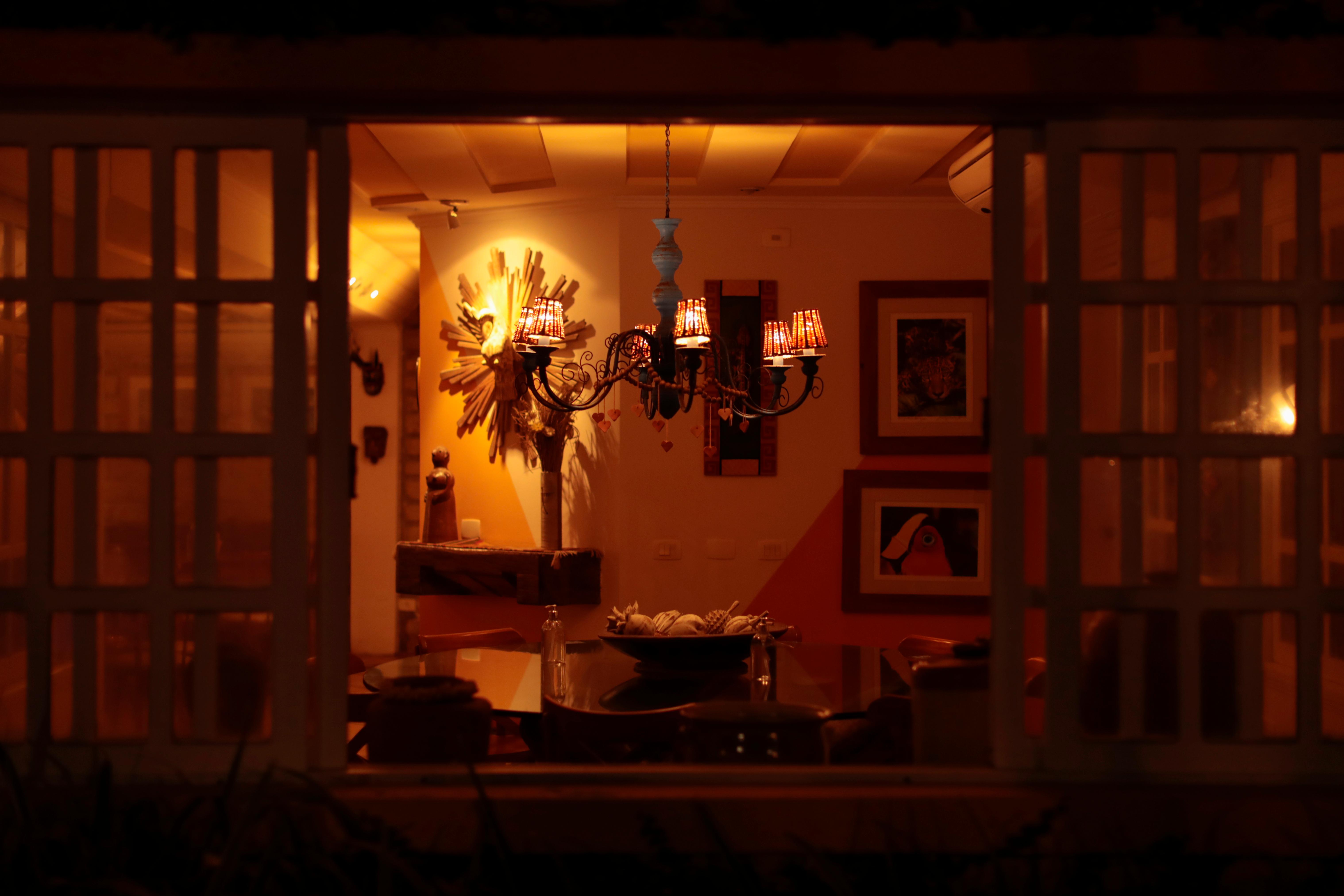 image-housing-carousel